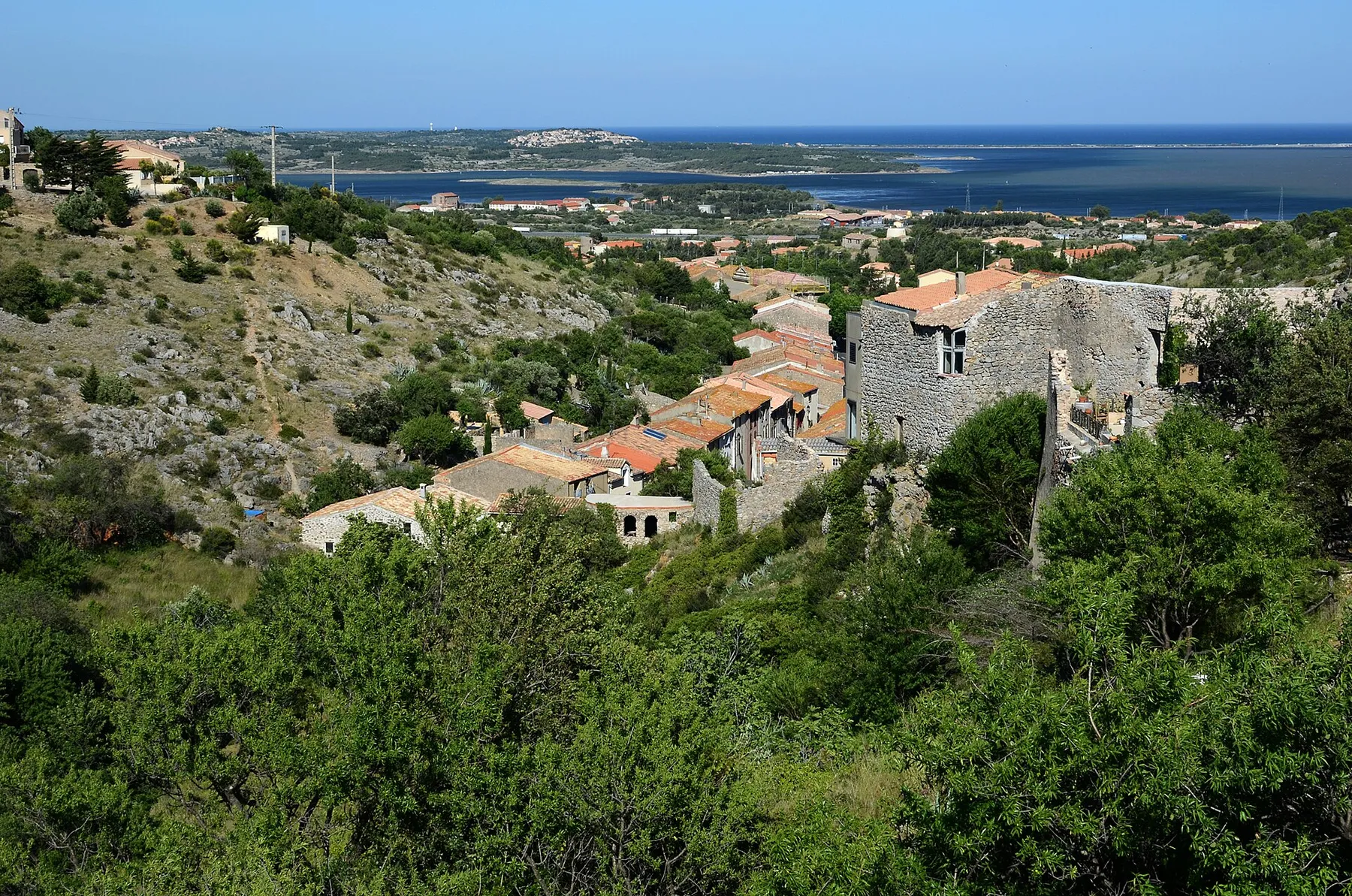 Fitou, opposite in the background Leucate