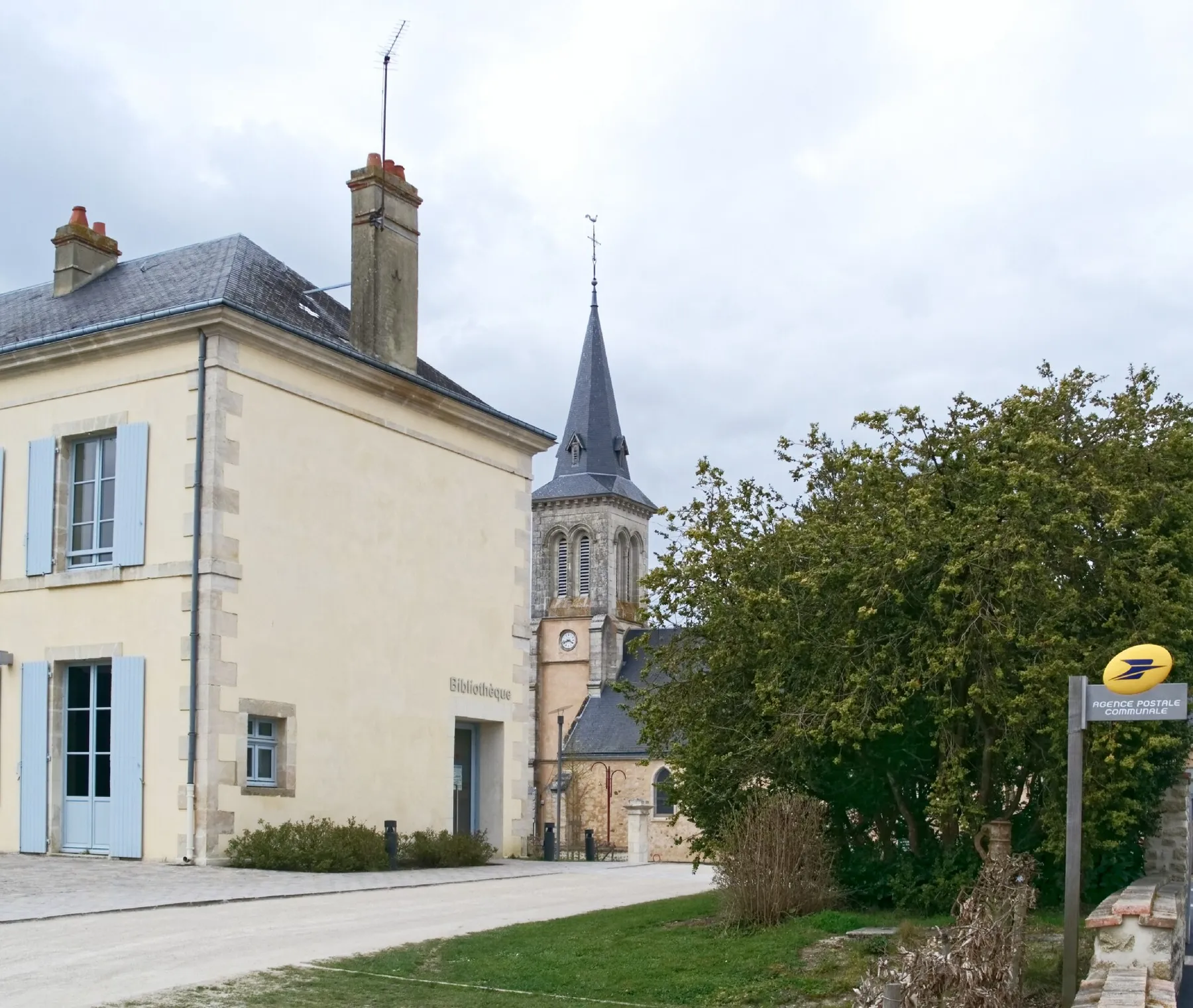 La Fresnaye-sur-Chédouet; Villeneuve-en-Perseigne; Sarthe; France; église; mairie;