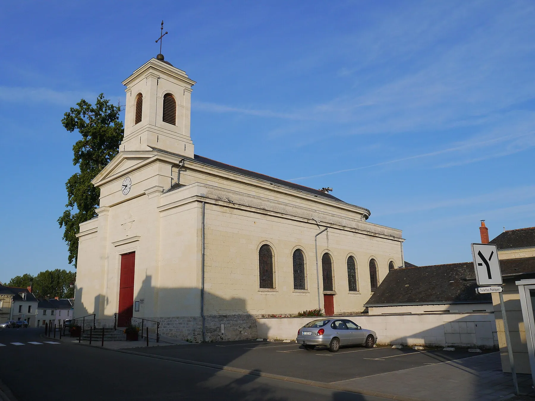 L'église Saint-Maurille à Brain-sur-Allonnes (Maine-et-Loire, France).