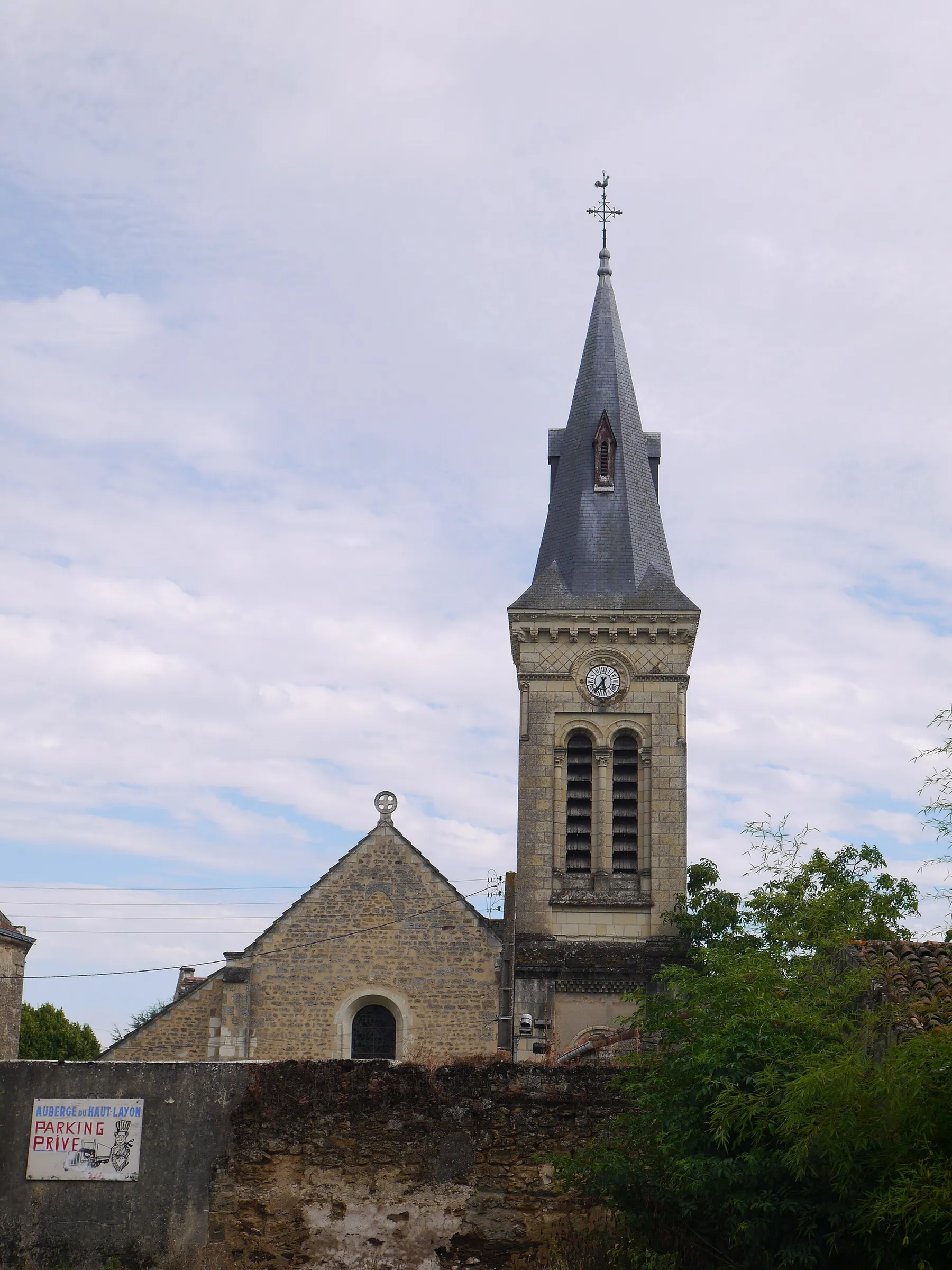 L'église Saint-Hilaire.