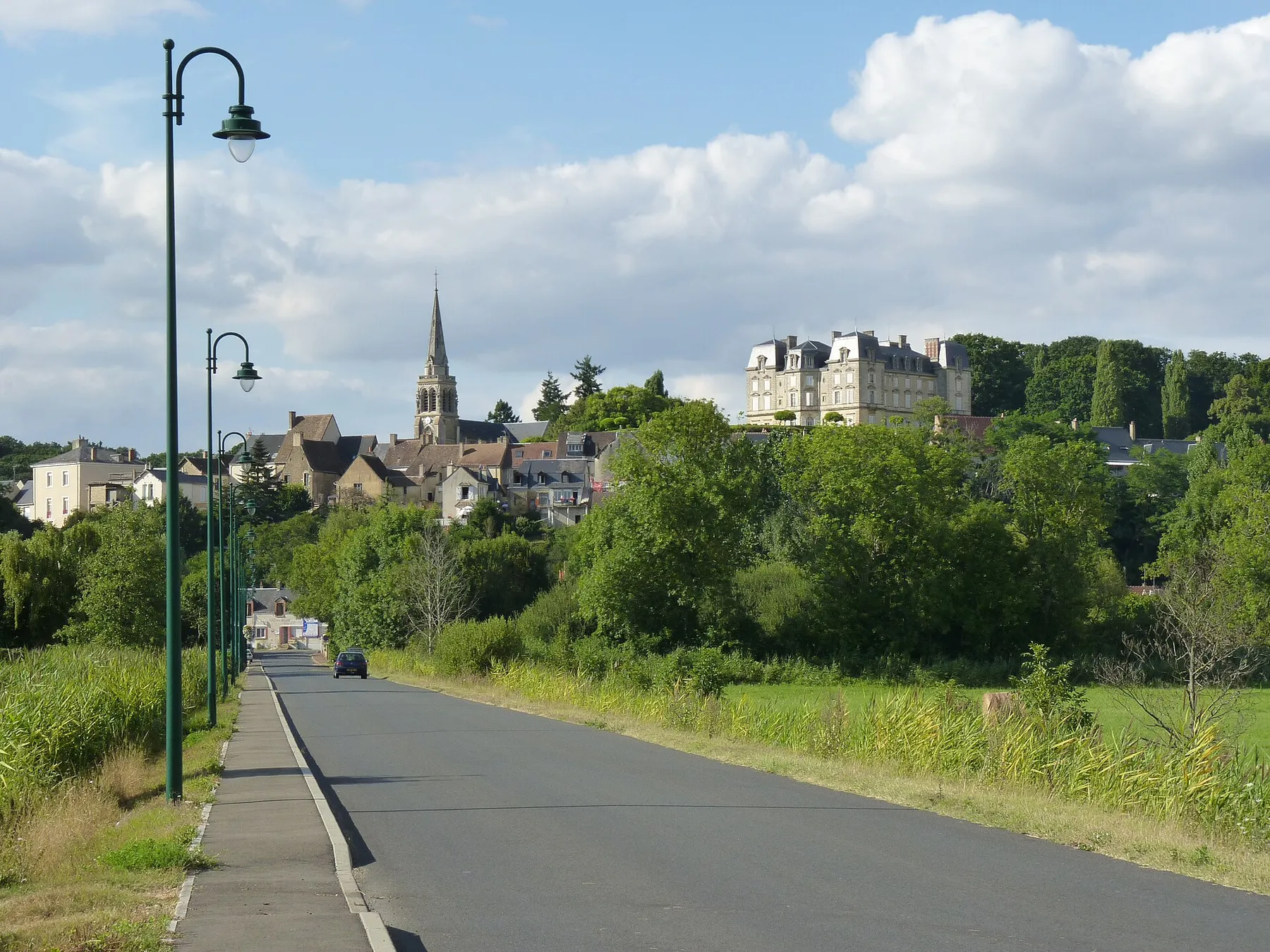 Montfort-le-Gesnois - Entrée du bourg
