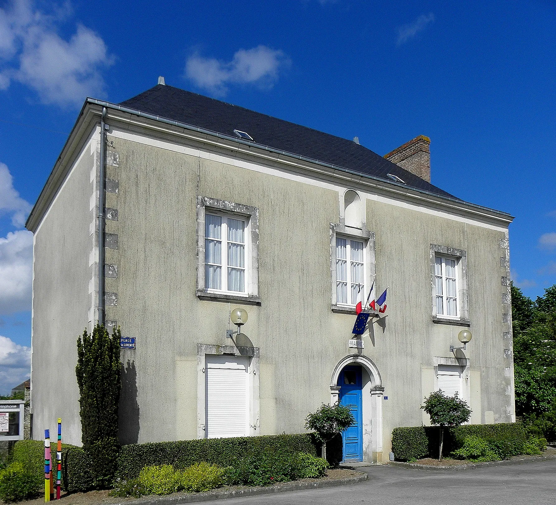 Mairie d'Ampoigné (53).