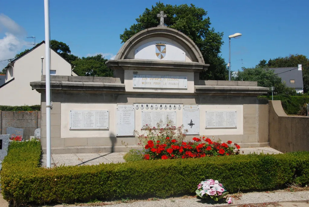 Monument aux morts 14-18 et 39-45 d'Assérac (44) -