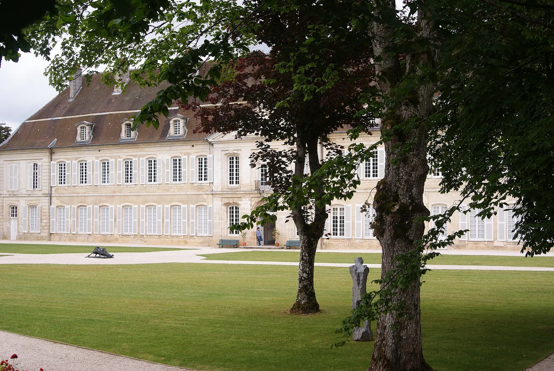 Ancienne abbaye d'Auberive, façade ouest. (Haute-Marne, Champagne-Ardenne).