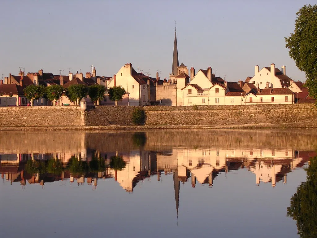 Auxonne et les remparts de Saône, France, Bourgogne, Côte d'Or.