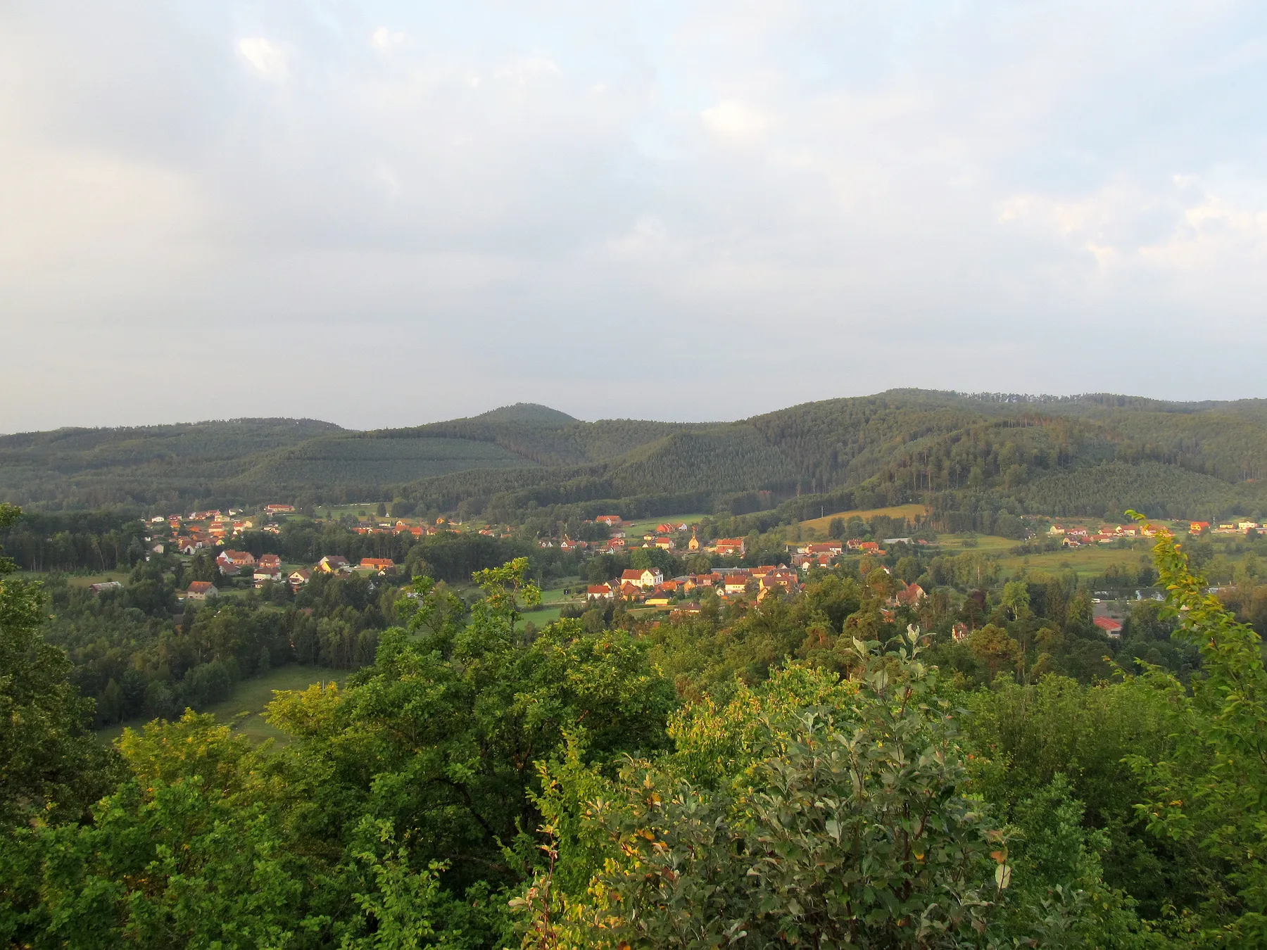 Baerenthal: vue sur le village prise du château du Ramstein