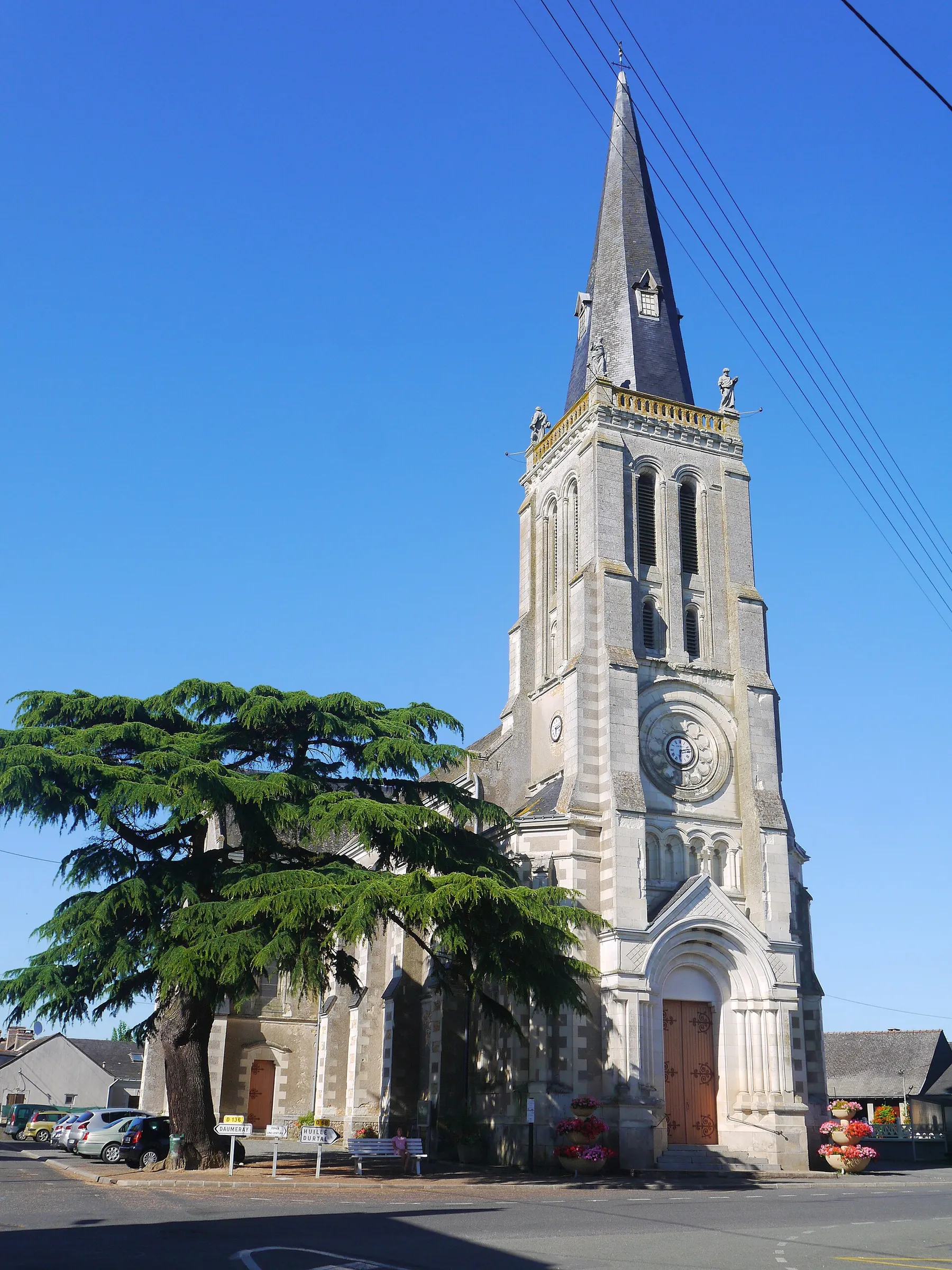 L'église Saint-Aubin à Baracé (Maine-et-Loire, France) en 2016.