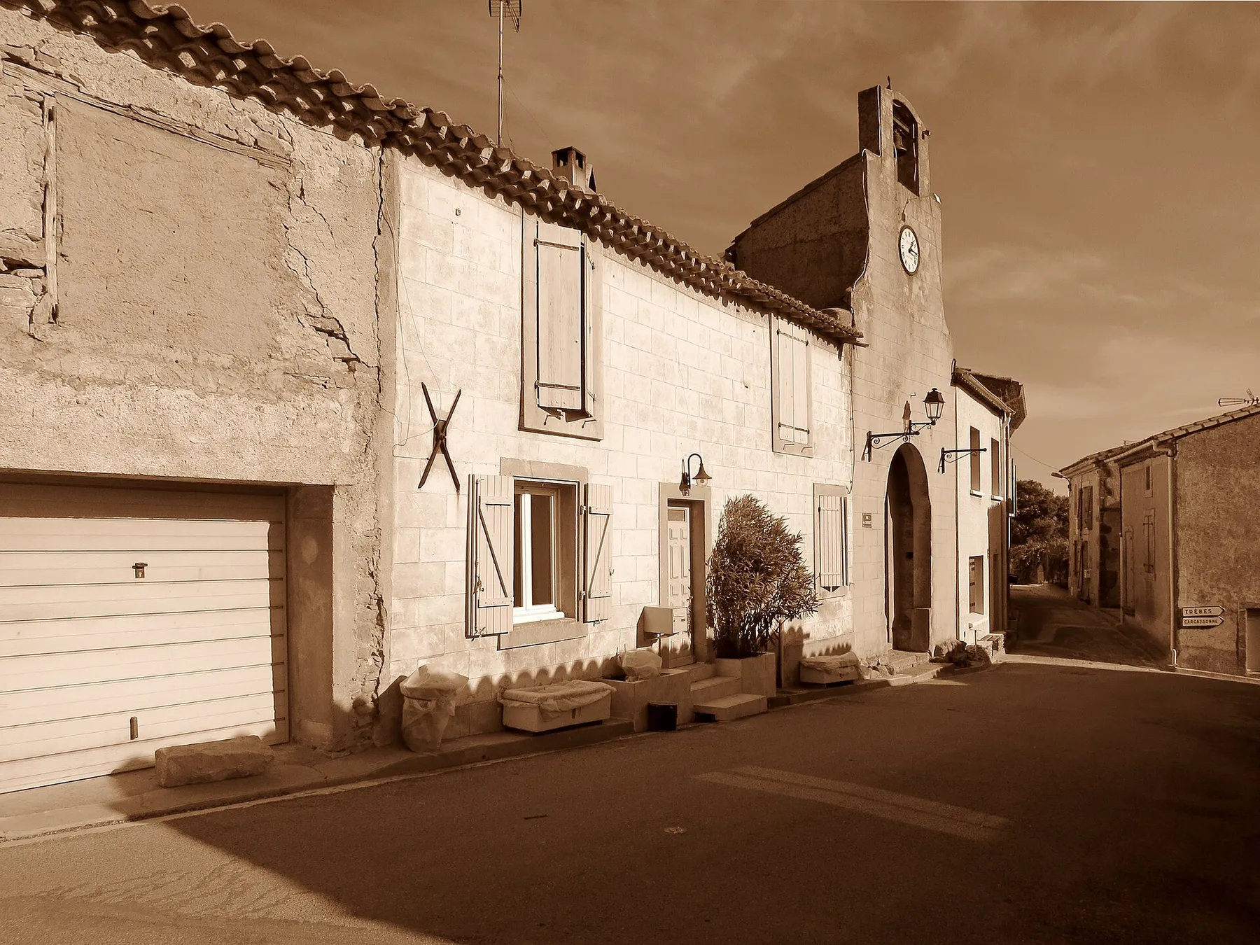Berriac (Aude, Languedoc-Roussillon, France) : Rue des Carrières.