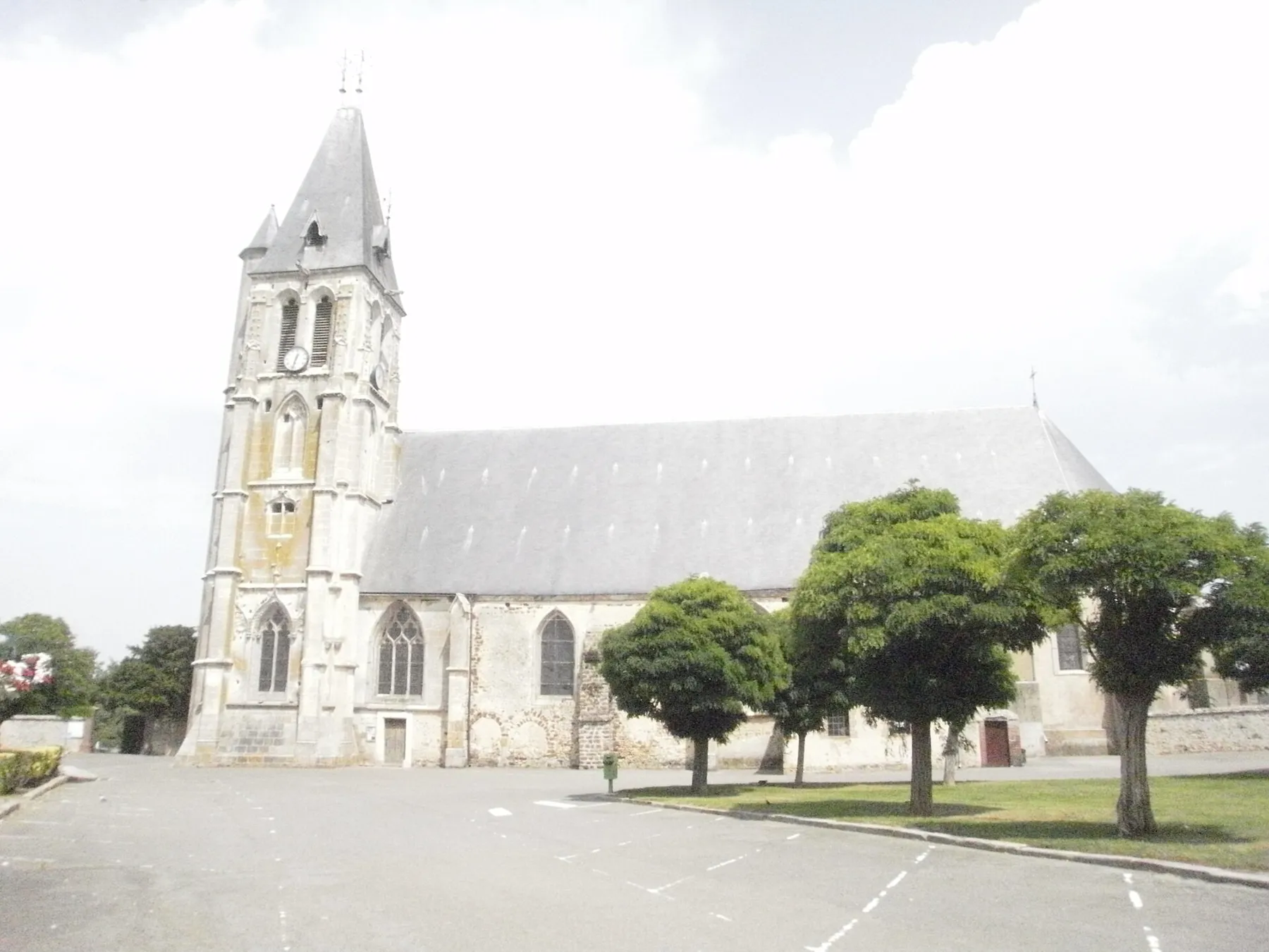 Église Saint-Nicolas de Brezolles, Eure-et-Loir (France).