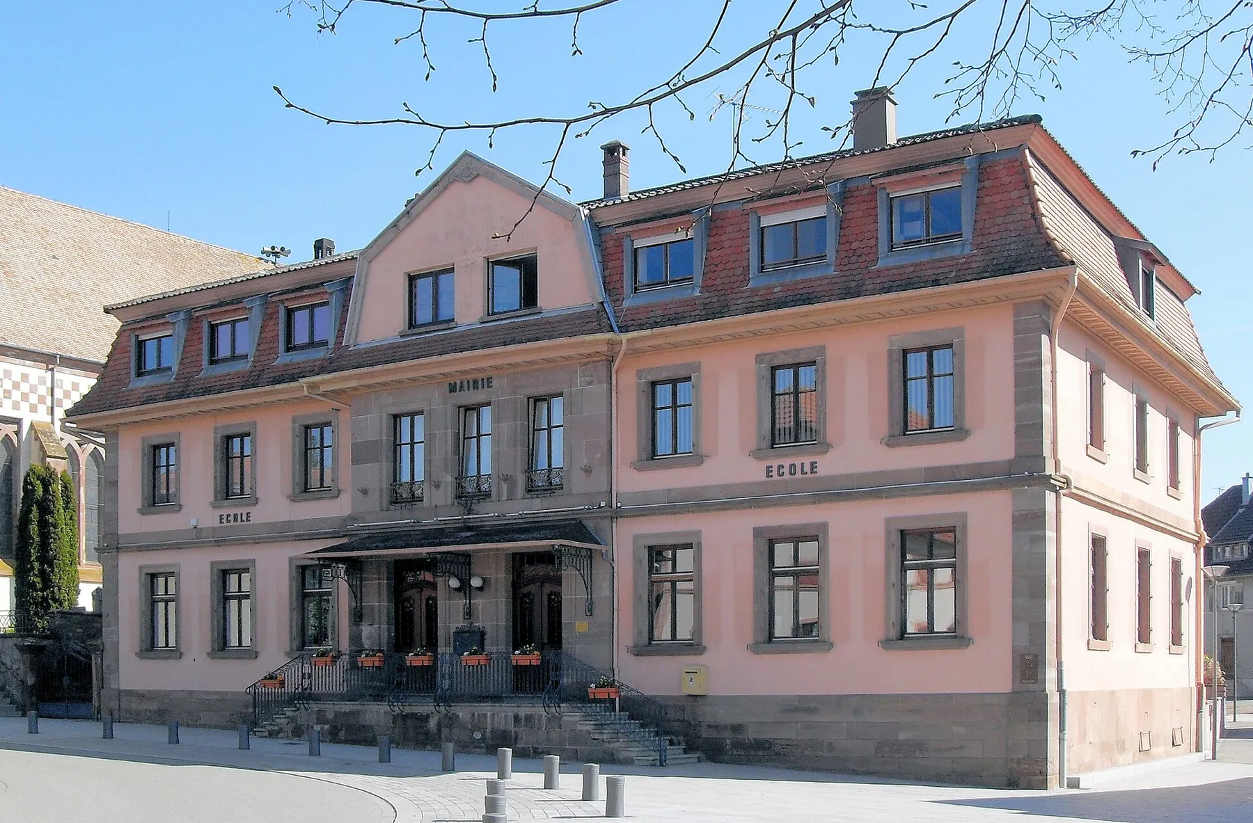 La mairie-école de Burnhaupt-le-Bas