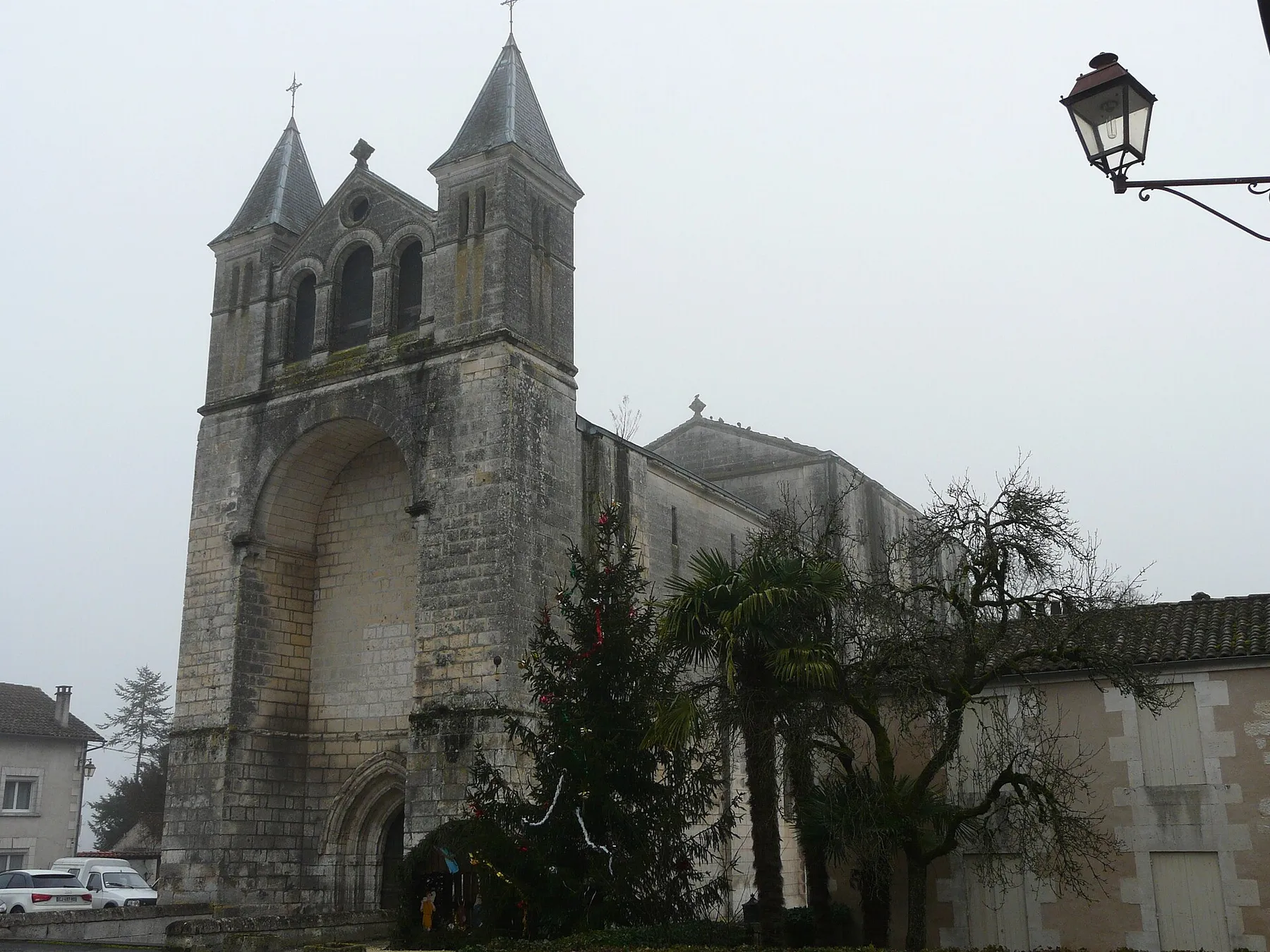 L'église de Celles, Dordogne, France.