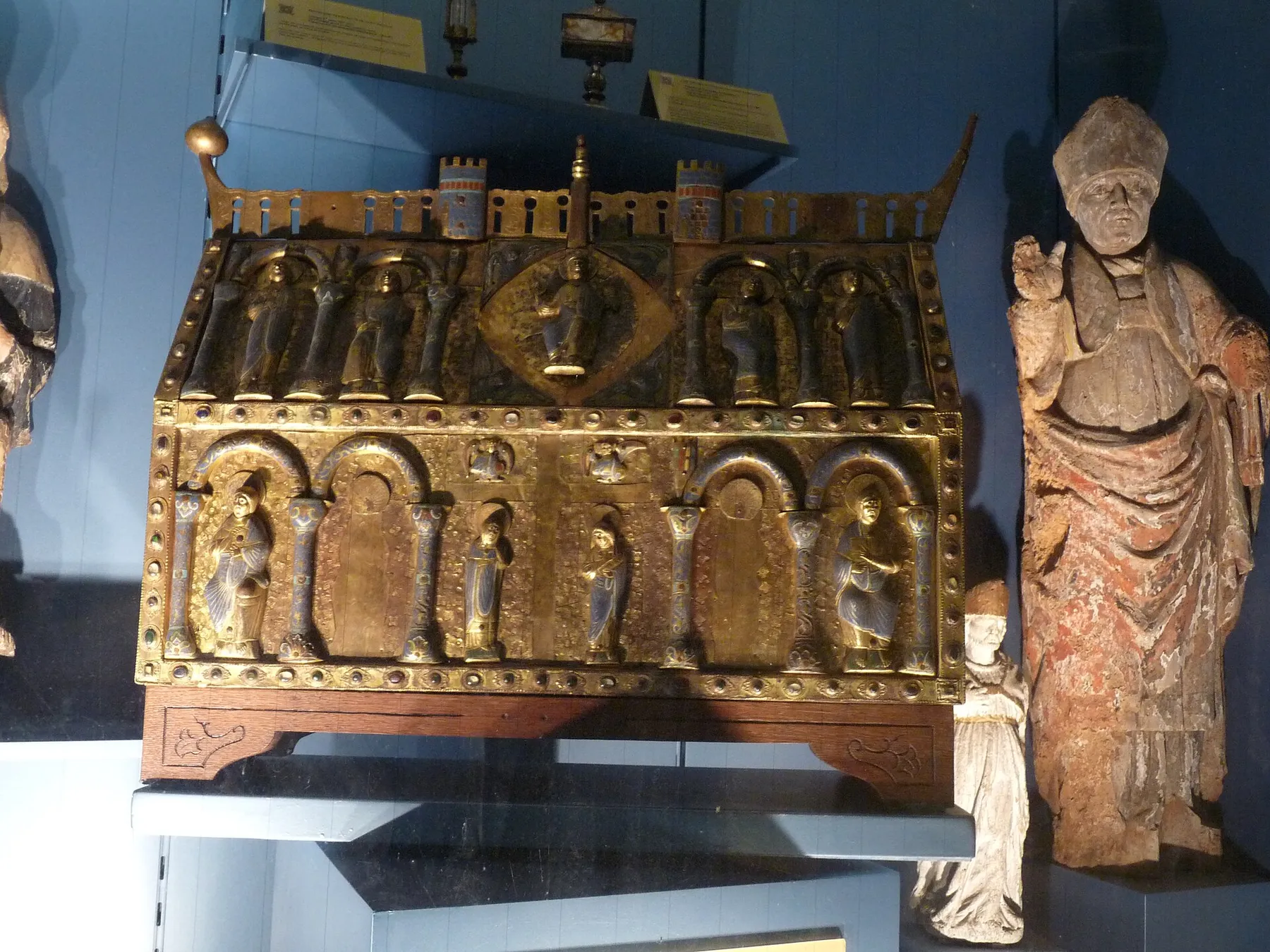 Chasse reliquaire de Saint Dulcet situé dans l'église Saint Dulcet de Chamberet (Corrèze)