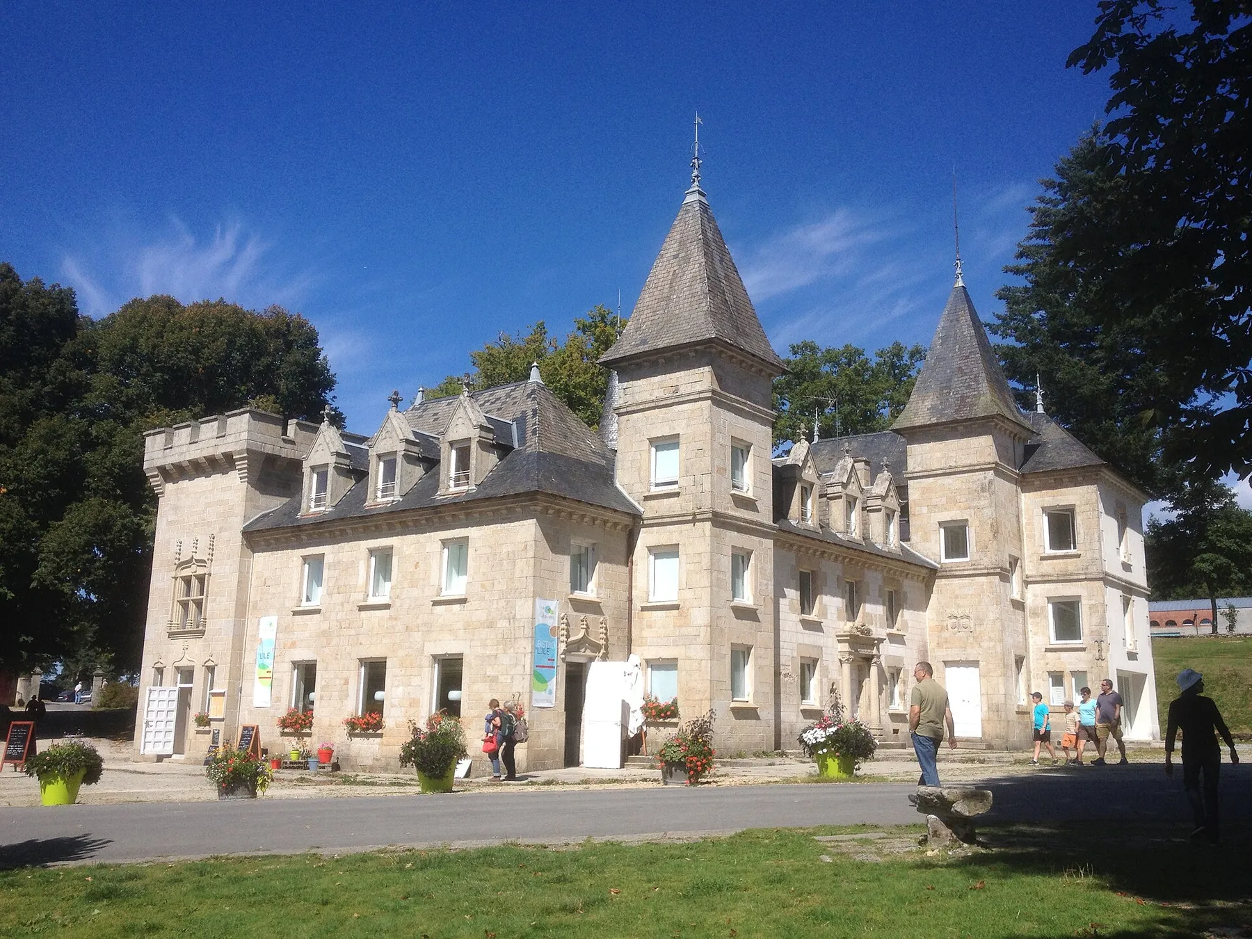 Le château de Beaumont-du-Lac, sur l'île de Vassivière.