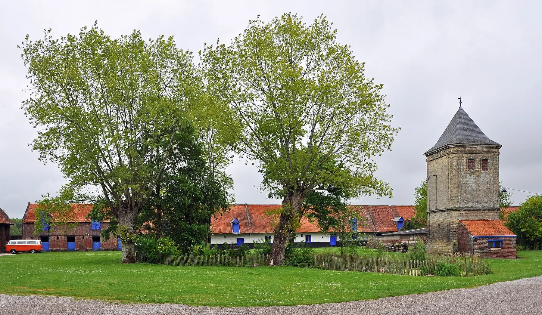 Clairmarais (département du Pas-de-Calais, France): former abbey farm, inner court