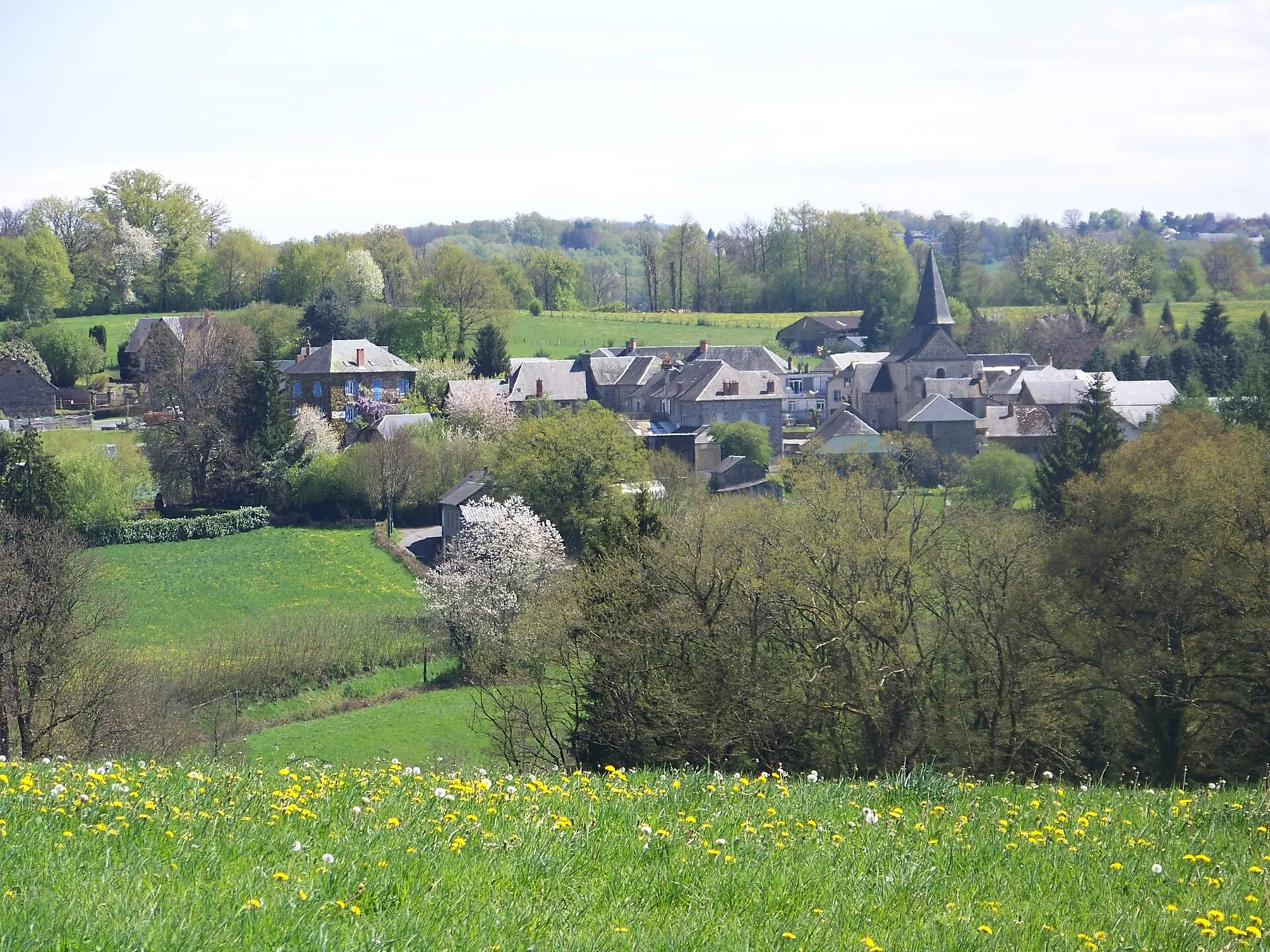 Vue d'ensemble du village de Condat sur Ganaveix (19)