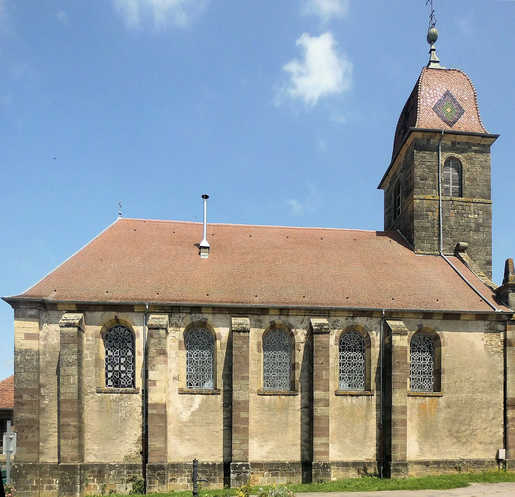 L'église Saint-Pierre-et-Saint-Paul à Dampierre-lès-Conflans, côté sud