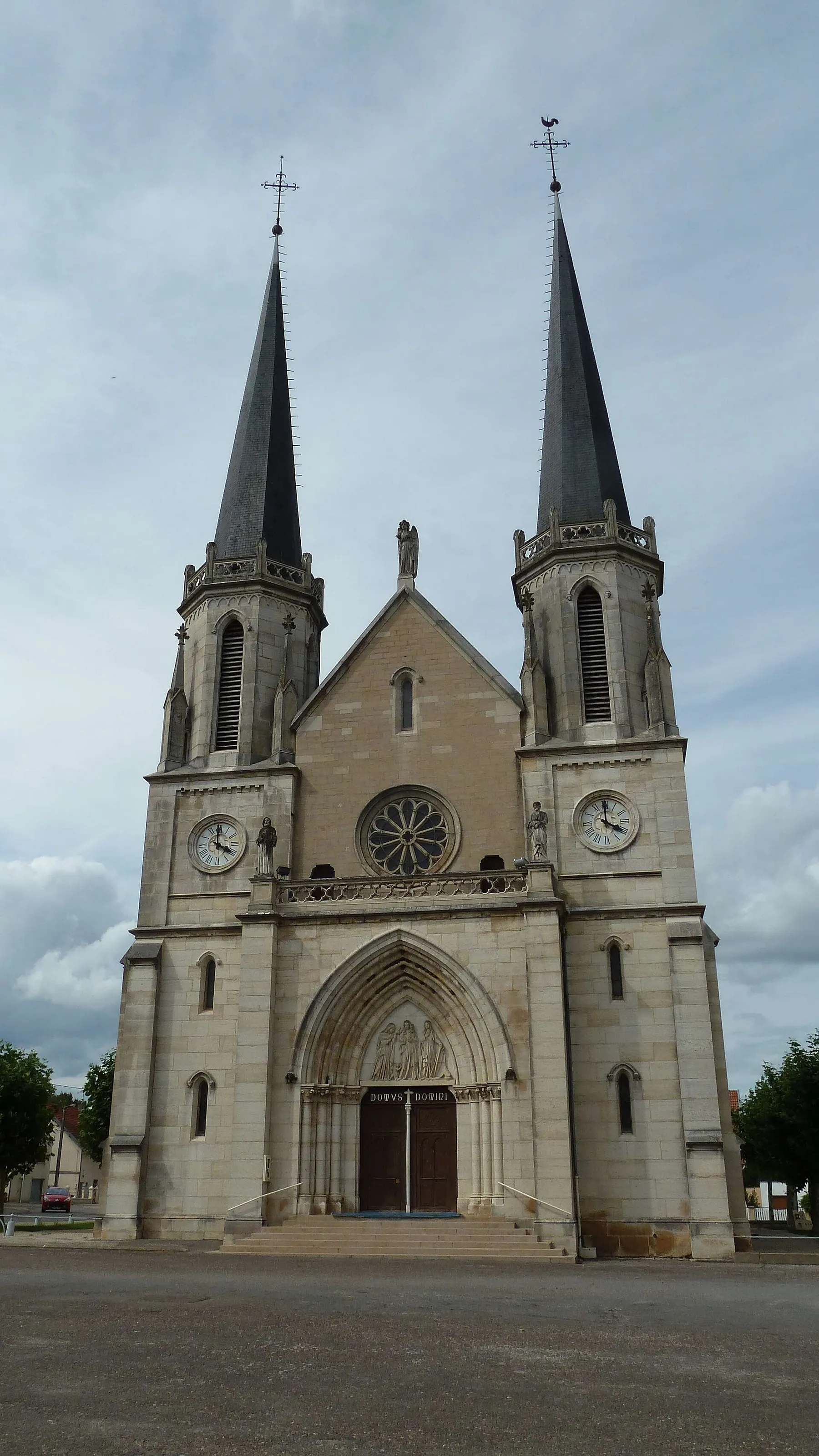 Eglise de Lamarche sur Saône.