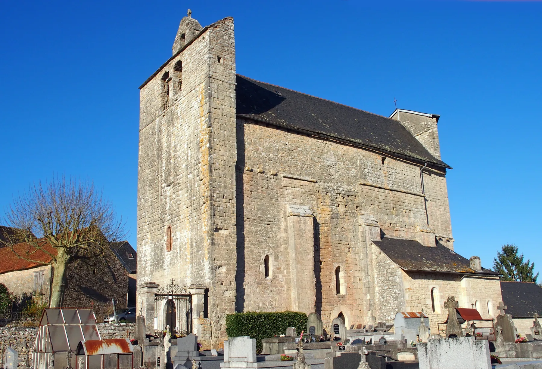 Église Saint-Julien de Nespouls