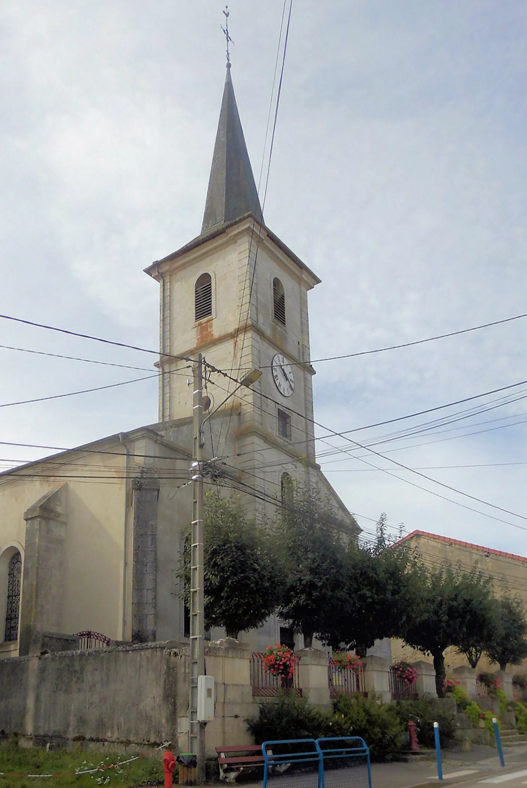 L'édlise Saints-Abdon-et-Sennen à Favières