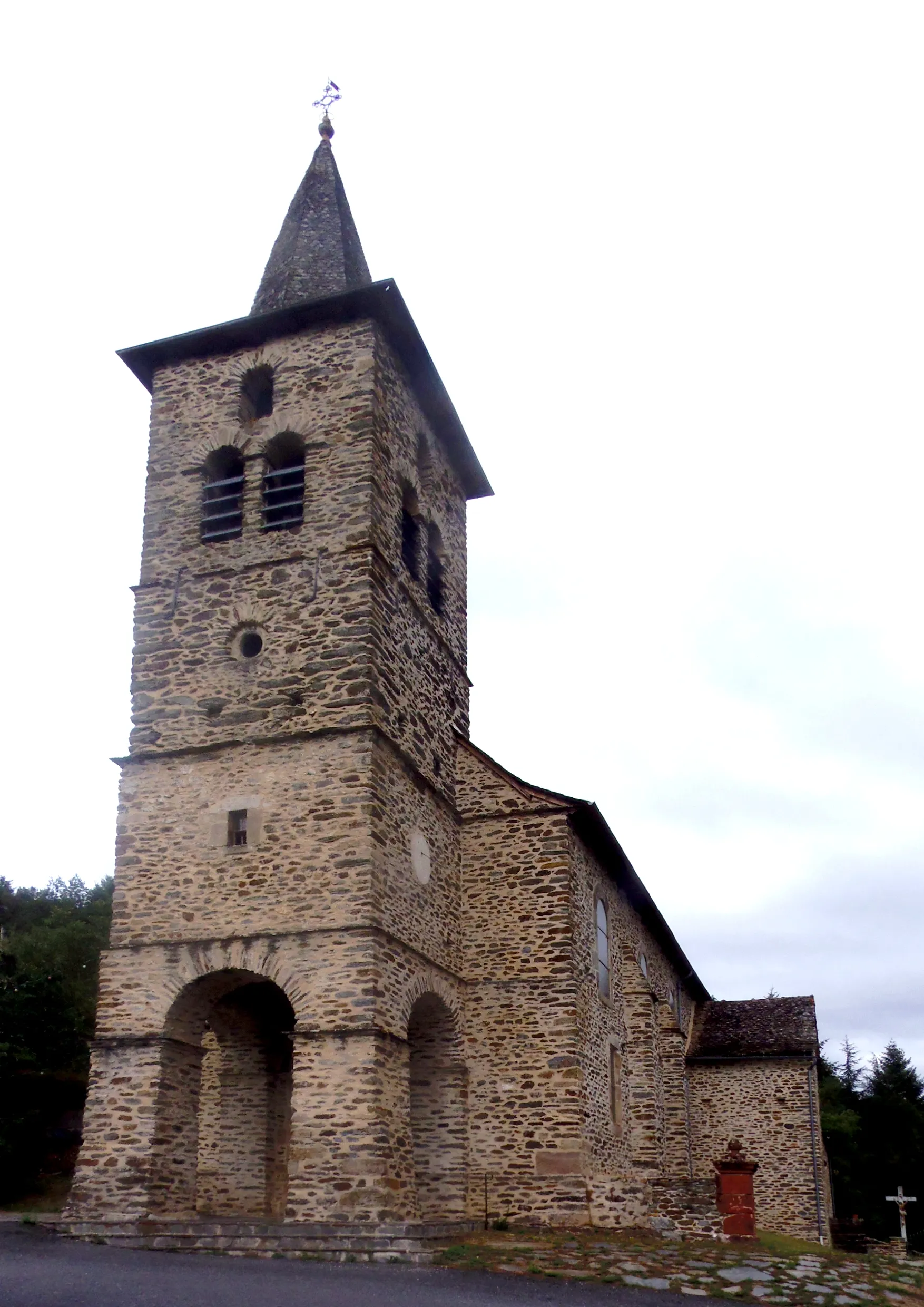 Saint-Just-sur-Viaur (Occitanie, France). L'église Saint-Just.