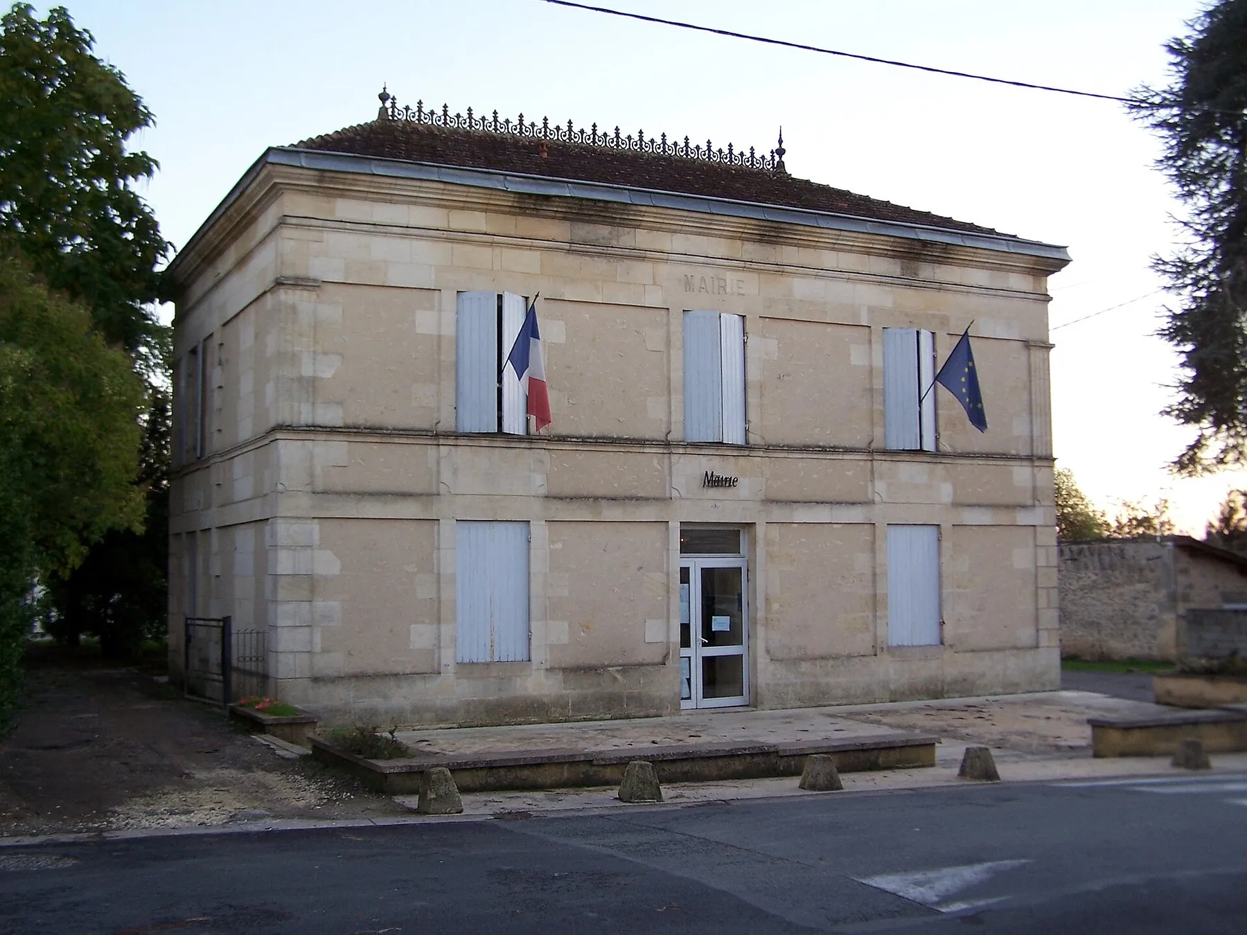 Town hall of Frontenac (Gironde, France)