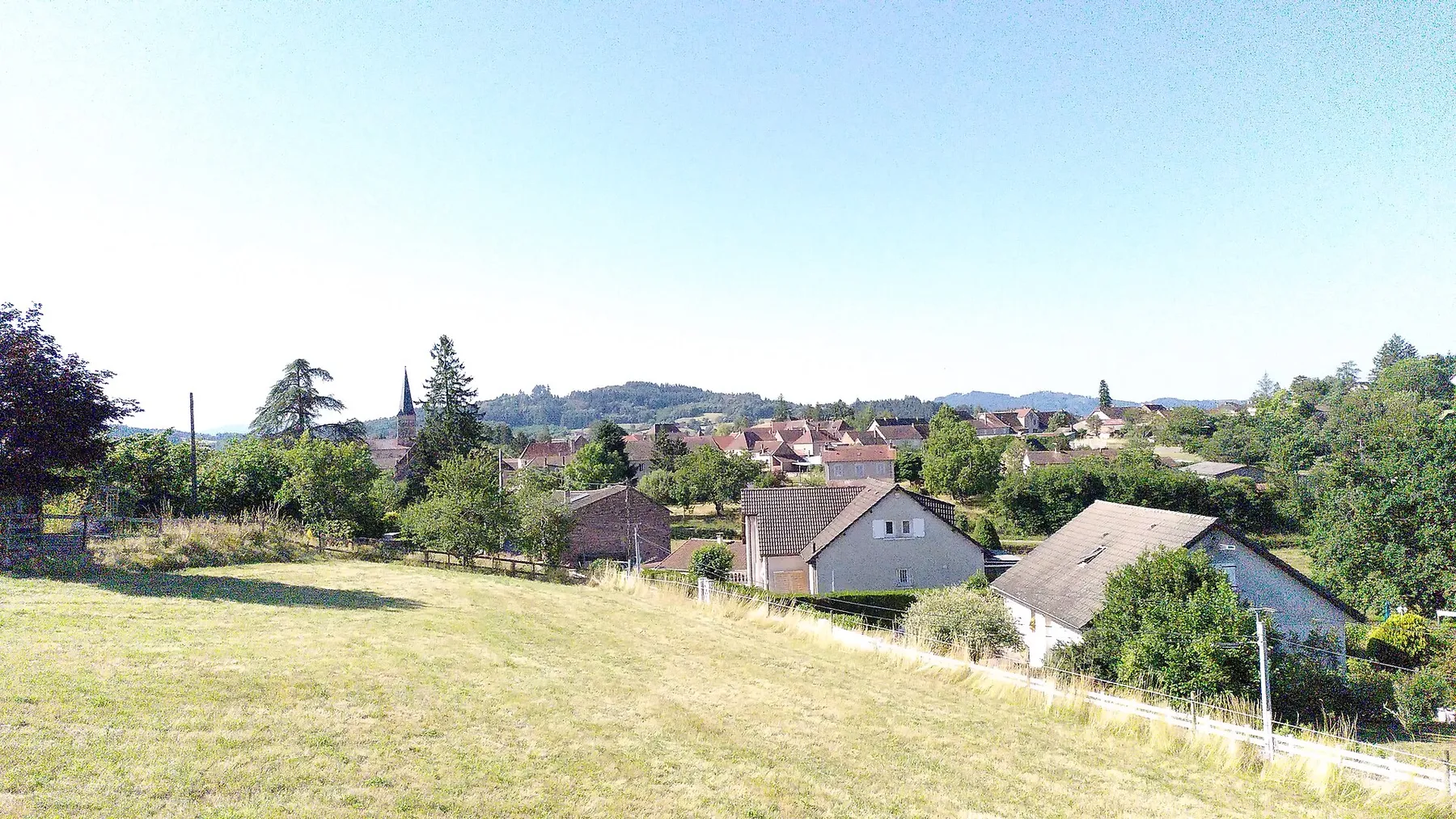Vue d’ensemble de Gibles, en Saône-et-Loire.