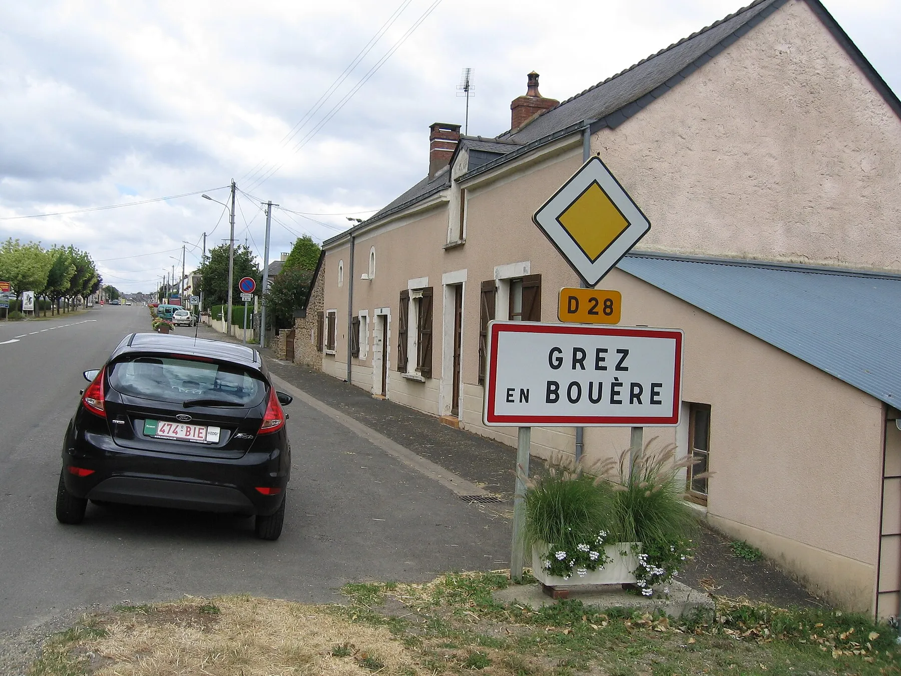 Entering into Grez-en-Bouère (France)