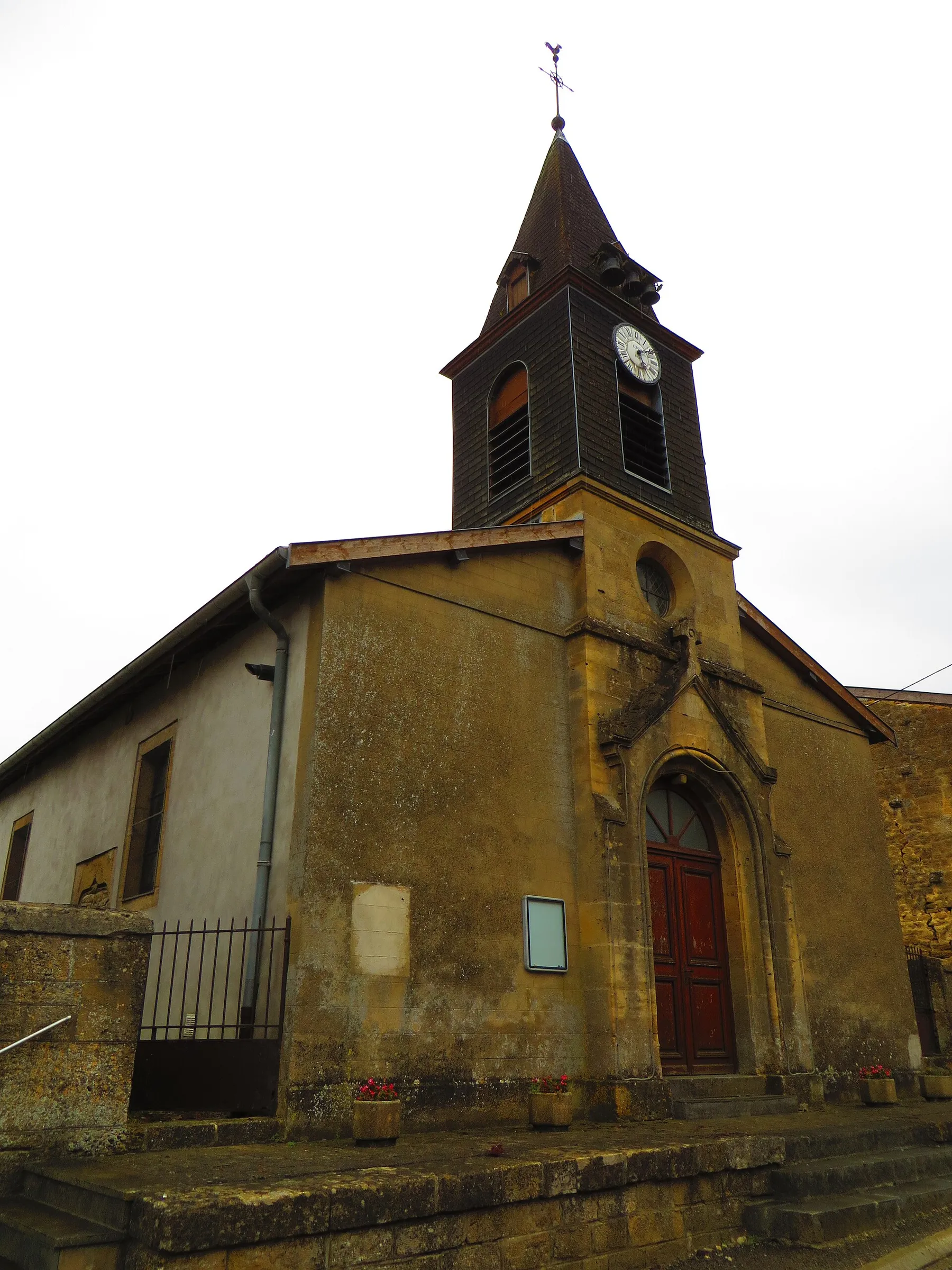 Han-lès-Juvigny L'église Saint-Jean-L'Évangéliste