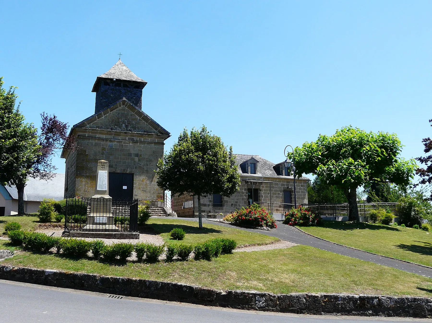 Le village de La Chapelle-aux-Brocs, Corrèze, France.