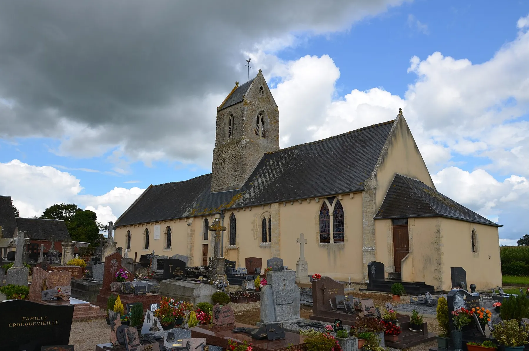 Église Saint-Pierre de La Folie.