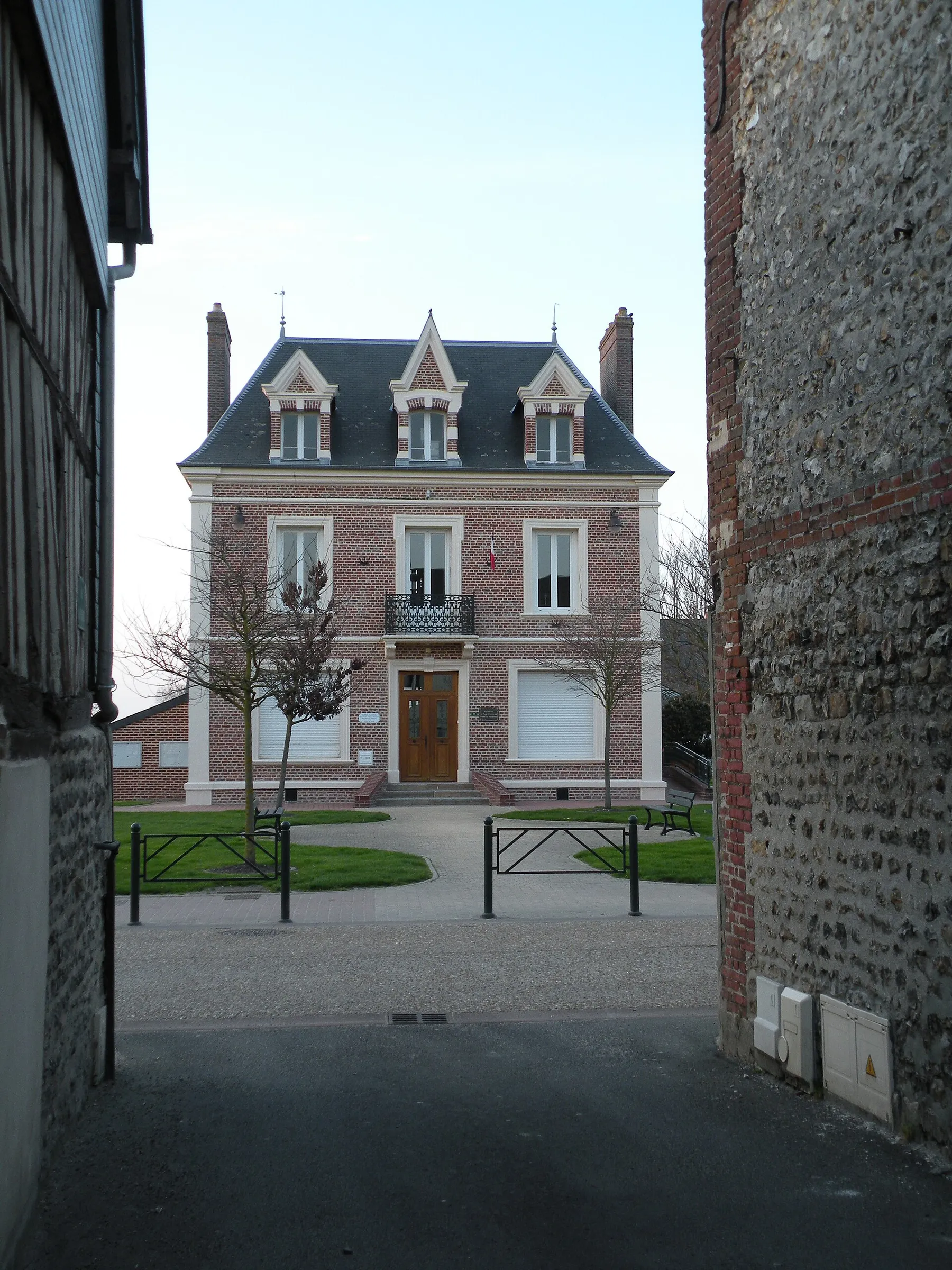 Mairie de La Rivière-Saint-Sauveur.