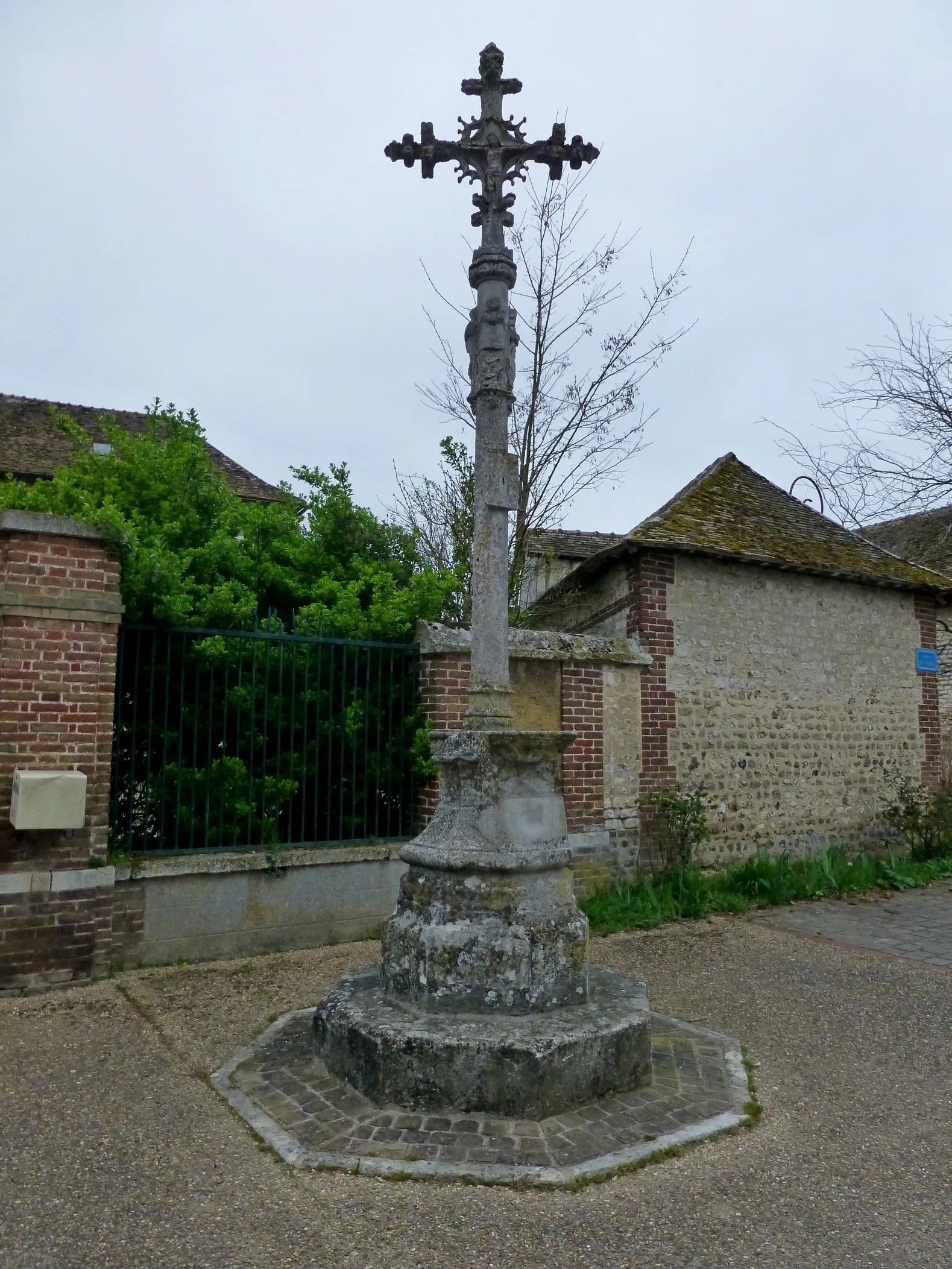 Croix hosannière de Léry (Eure).