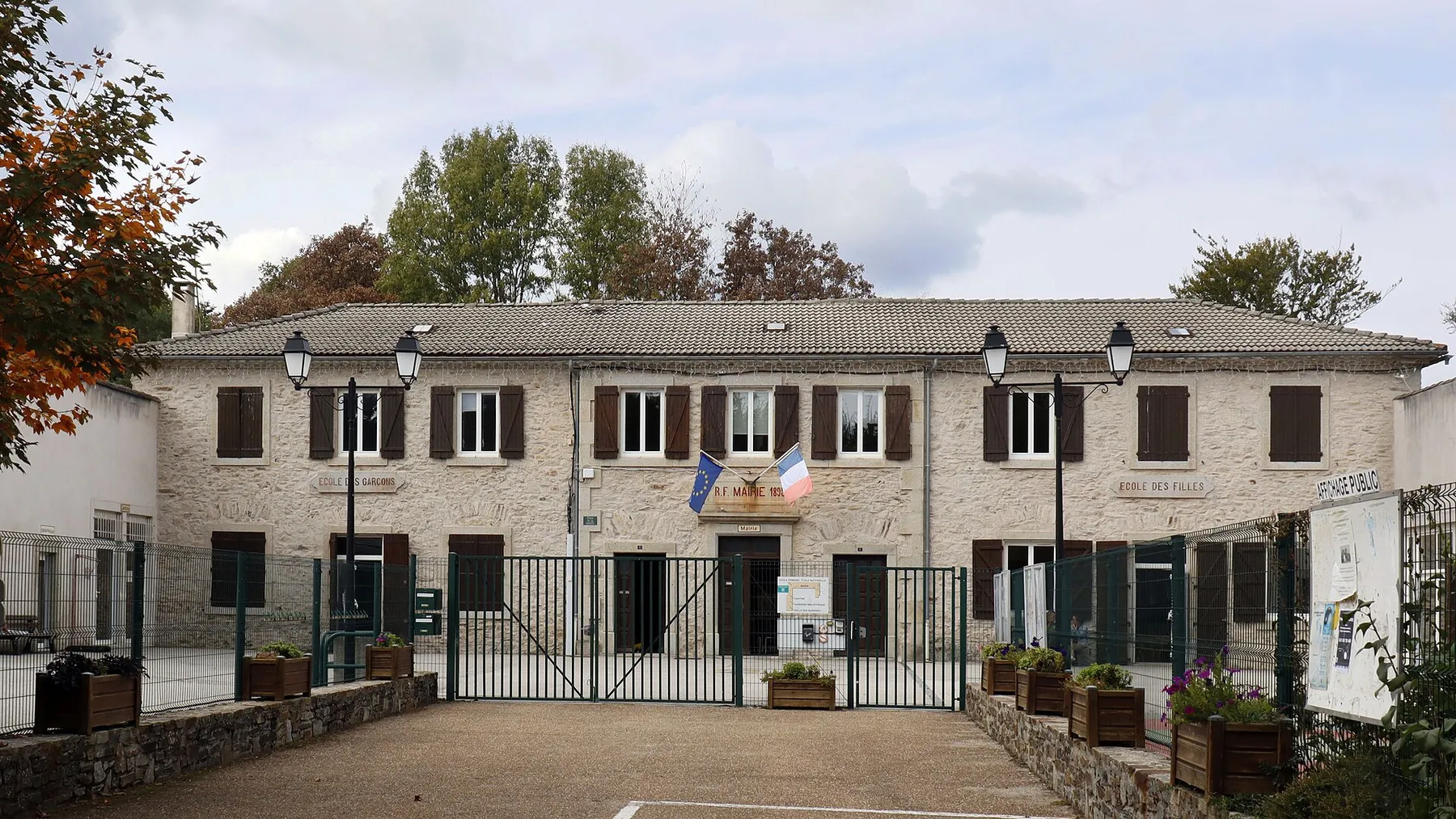 La mairie et l'école