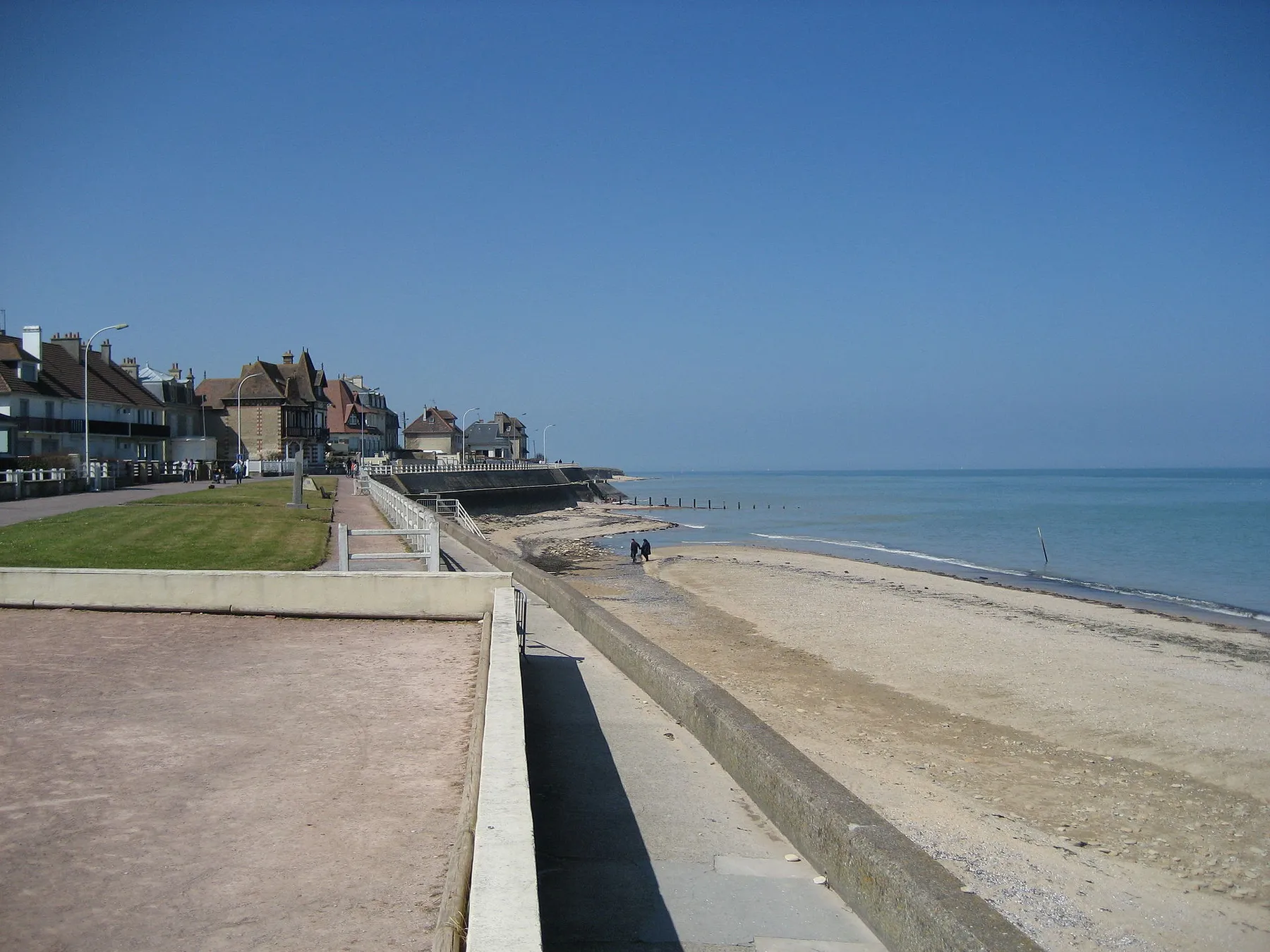 Beach of the West of en:Lion-sur-Mer