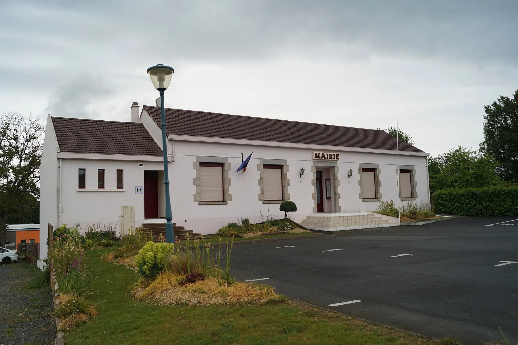 La mairie de Chauché.