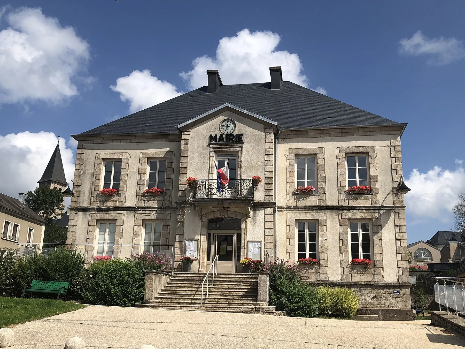 Mairie de la commune de Montsauche-les-Settons dans la Nièvre (58)