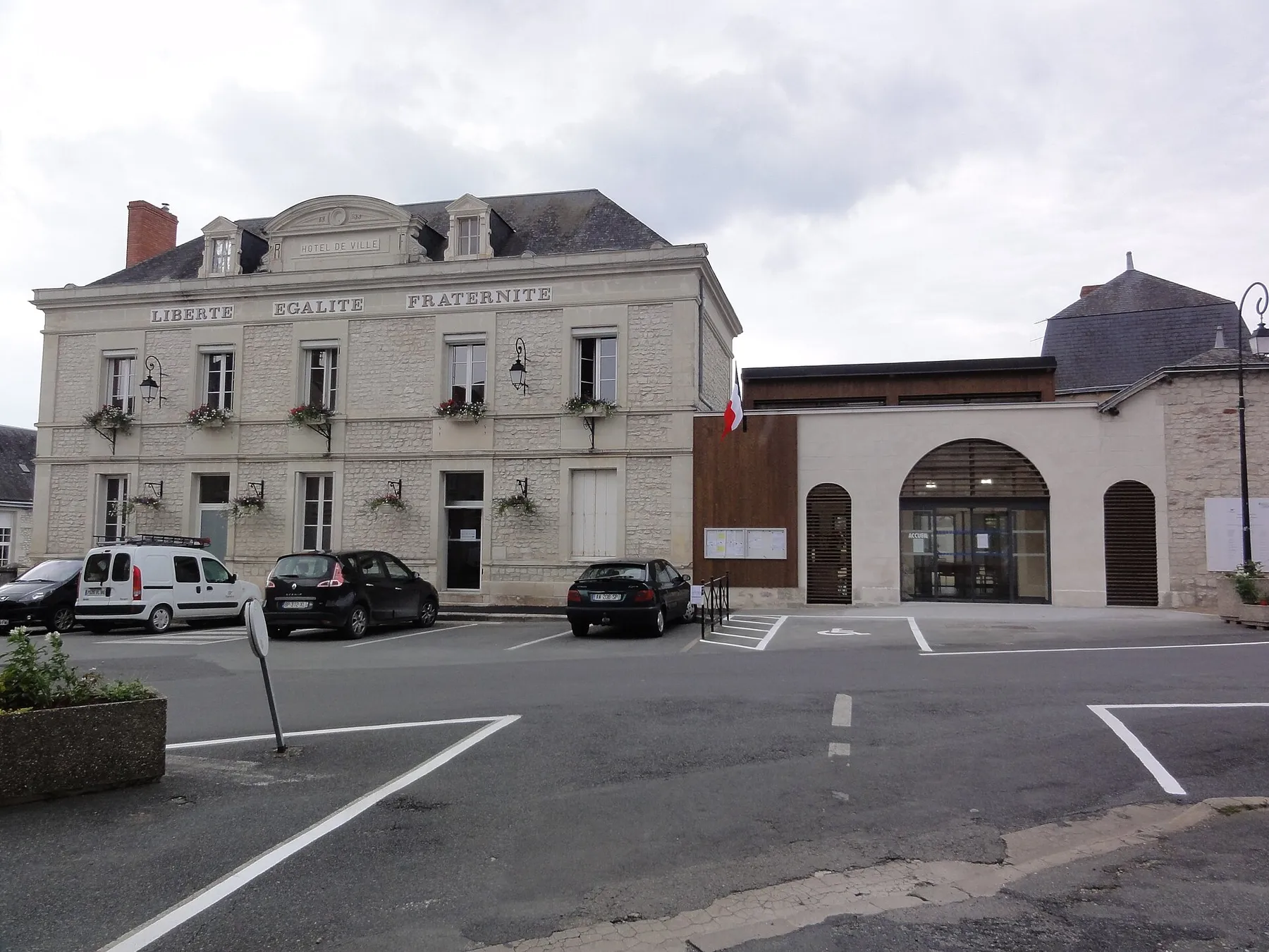 Naintré (Vienne, France) - la mairie.