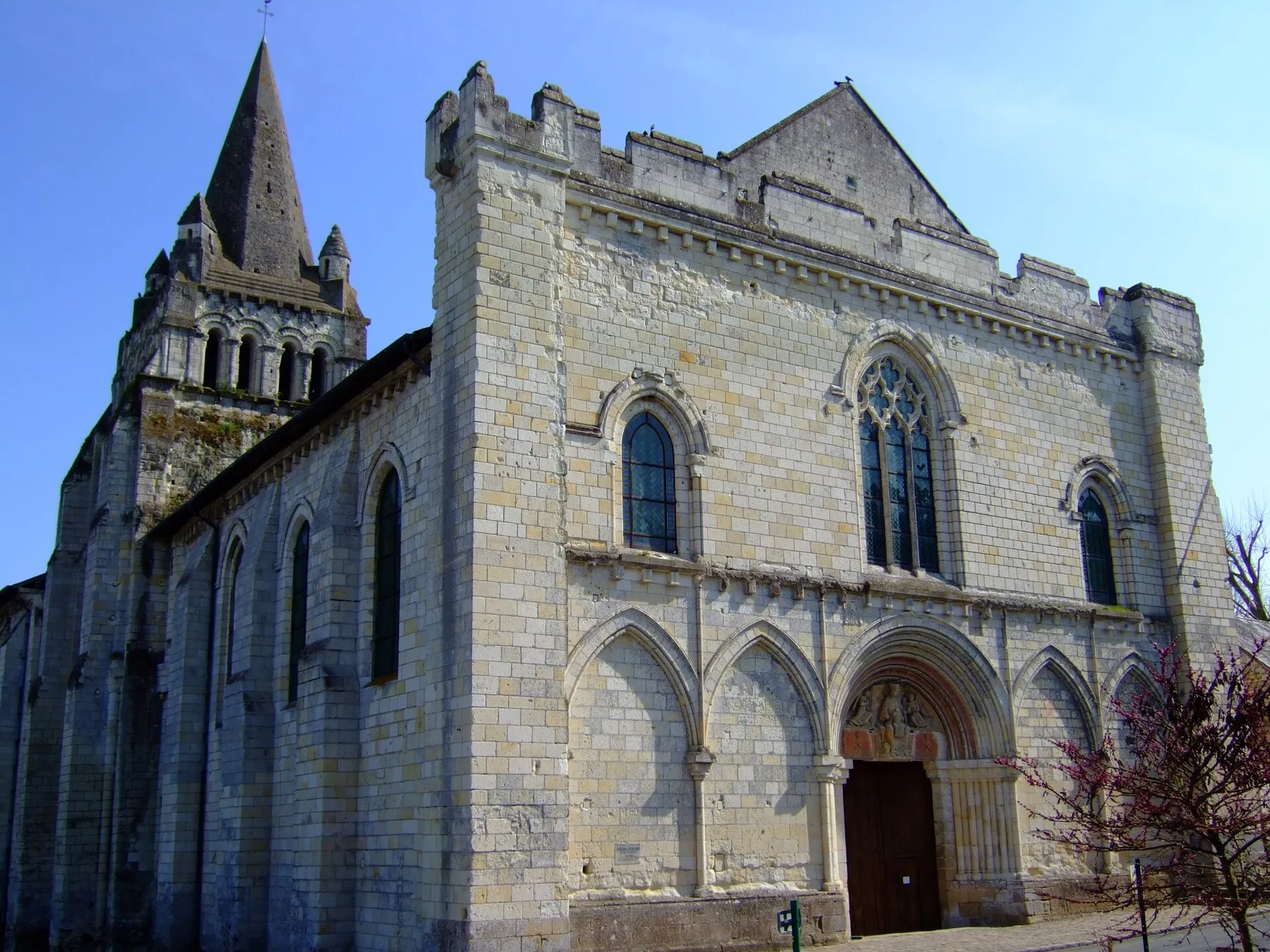 L'église Notre-Dame à Cunault