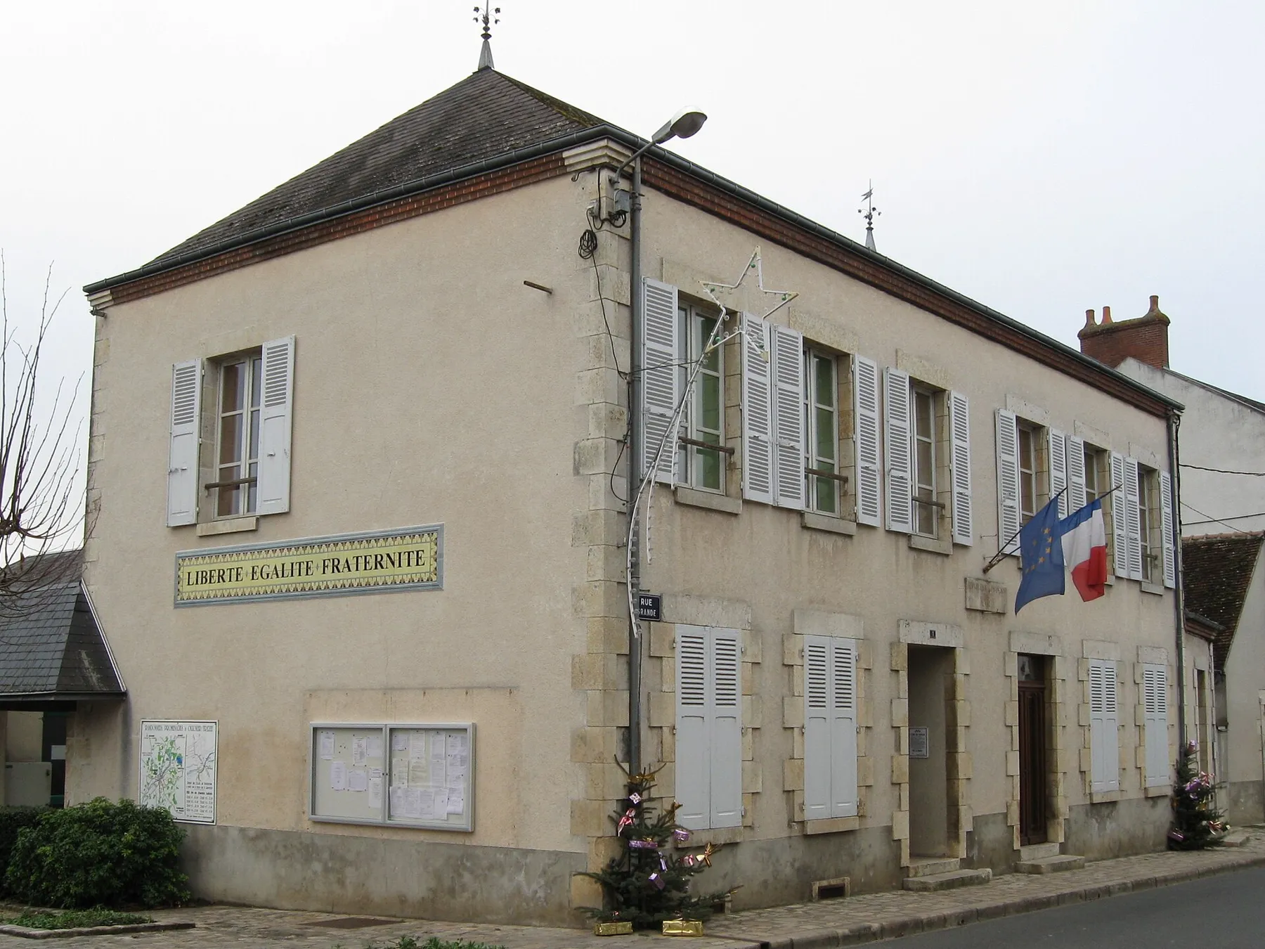 Mairie d'Ouzouer-sur-Trézée