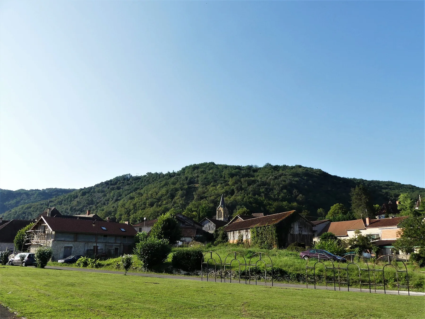 Le bourg de Peyrillac, Peyrillac-et-Millac, Dordogne, France.
