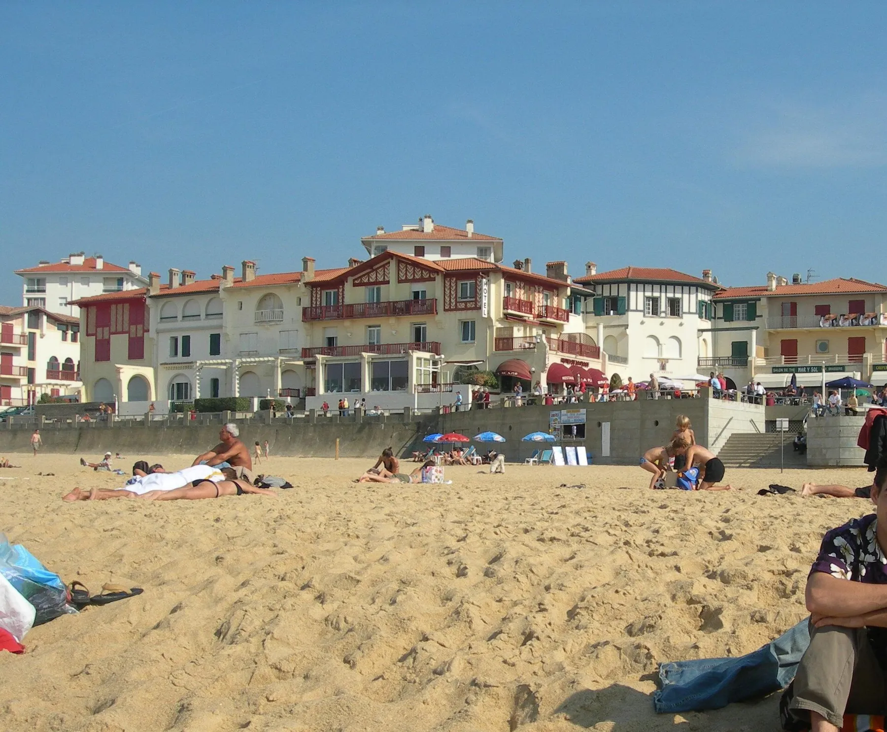 Vue des bâtiments devant la la plage de Soorts-Hossegor