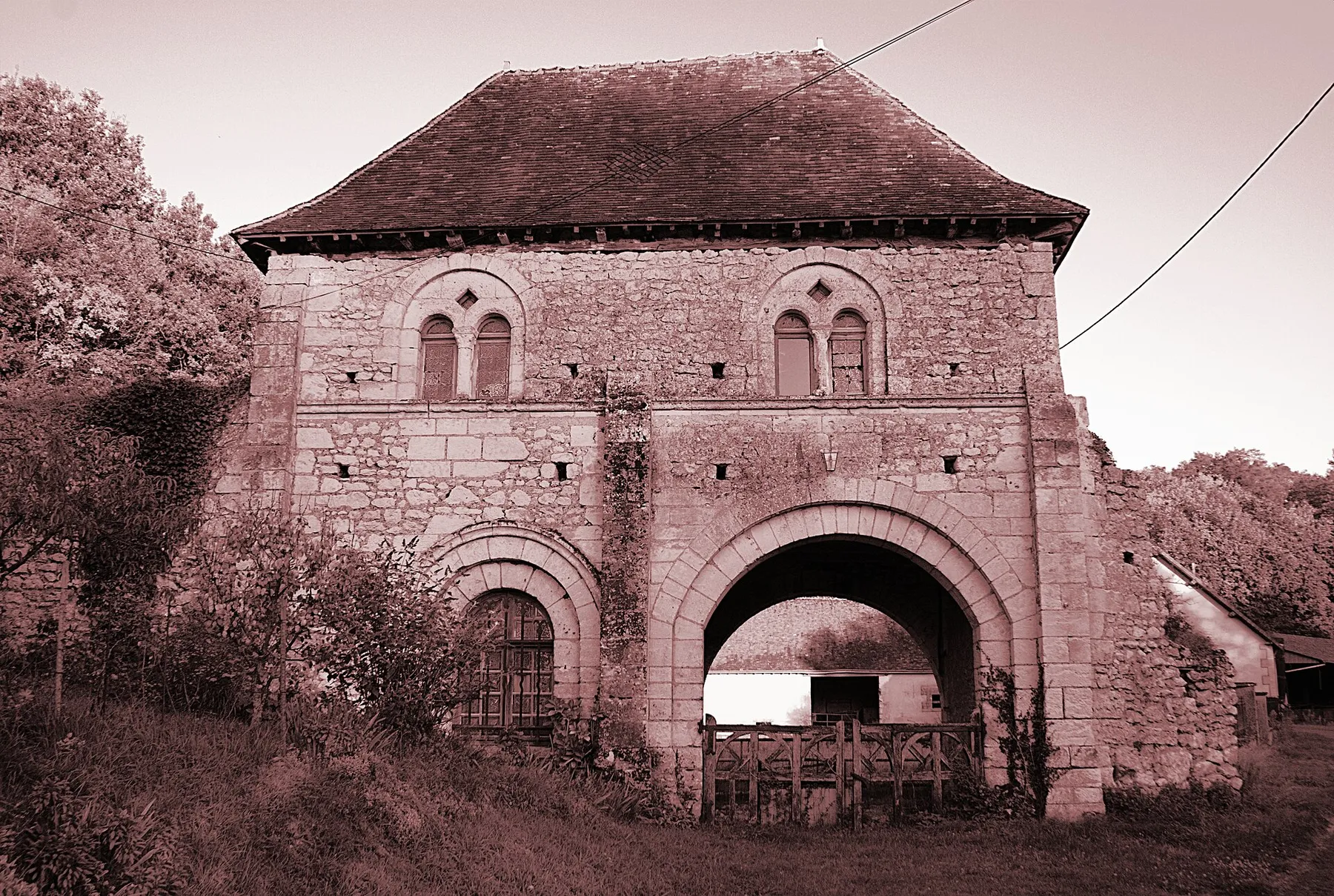 Prieuré de Courtozé, à Azé (Loir-et-Cher, France)