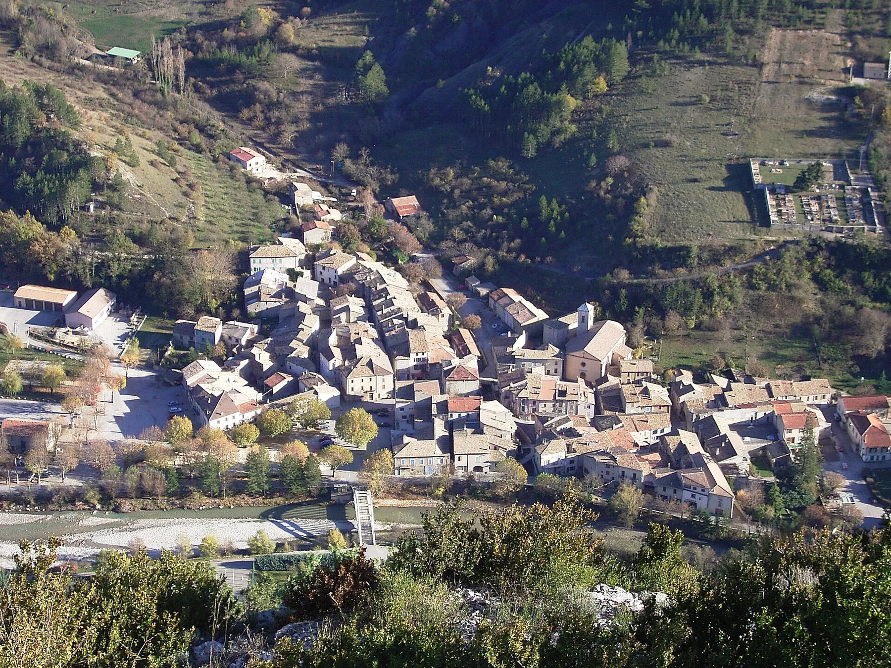 village de Rémuzat vu du rocher du Caire