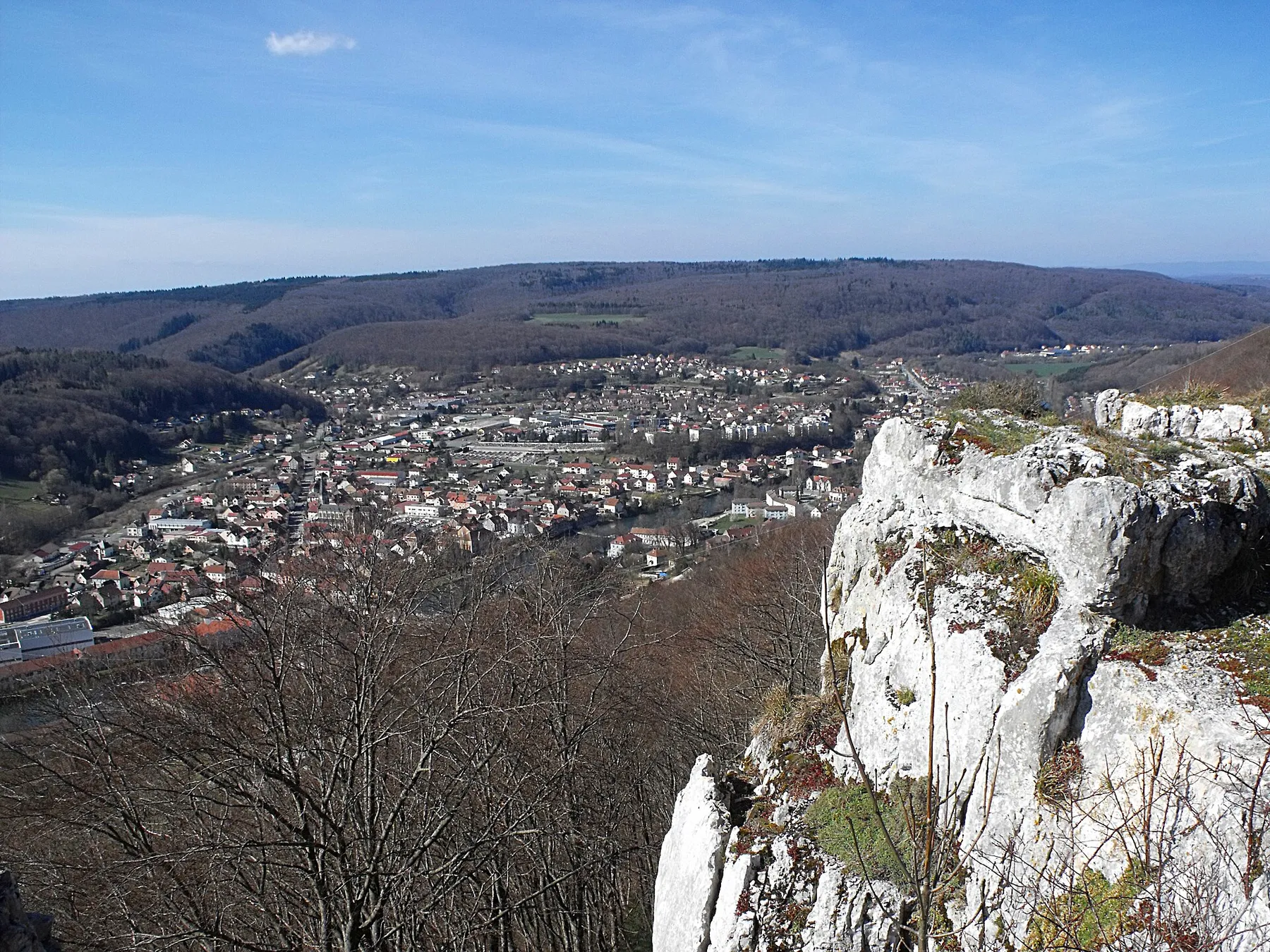 RNR du Crêt des roches, Doubs, France - Vue sur Pont de Roide