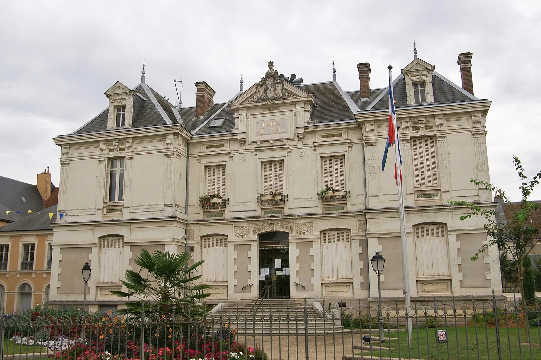 L'hôtel de ville de Saint-Calais.