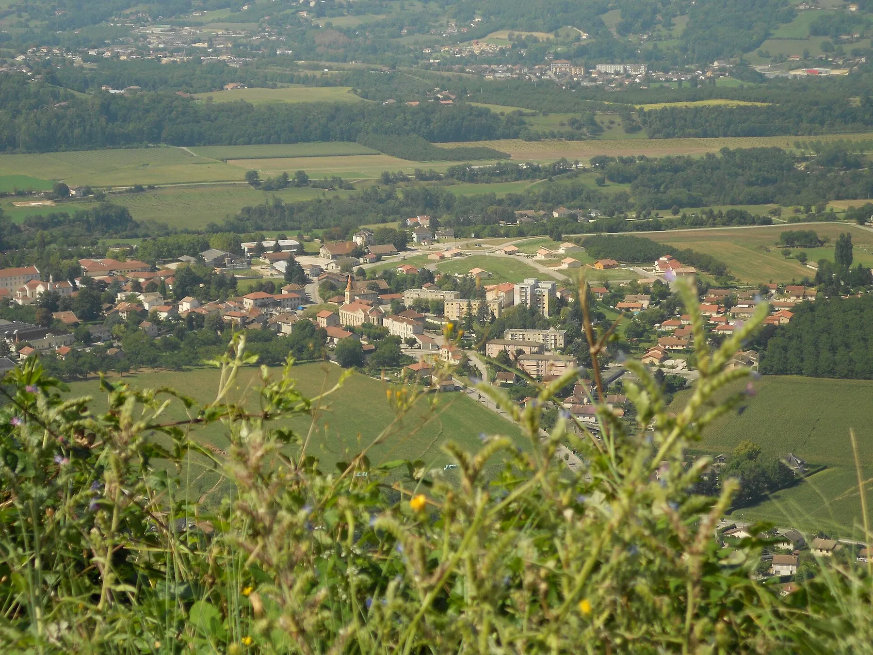 Saint-Jean-en-Royans from the east, on the road up to the Col de la Machine.