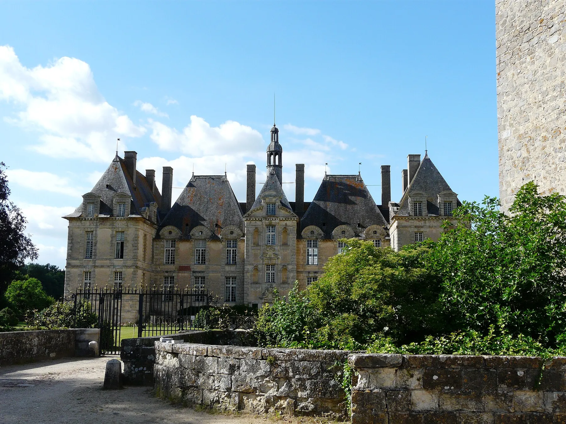Le château de Saint-Loup-sur-Thouet, Saint-Loup-Lamairé, Deux-Sèvres, France