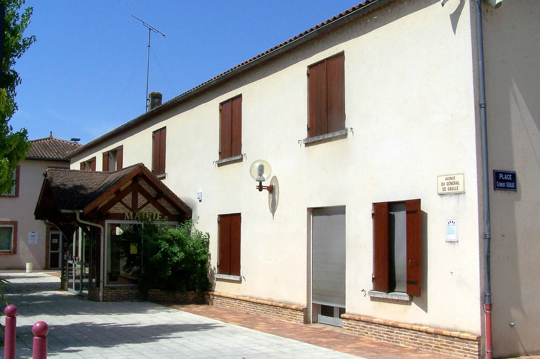Town hall of Sainte-Bazeille (Lot-et-Garonne, France)