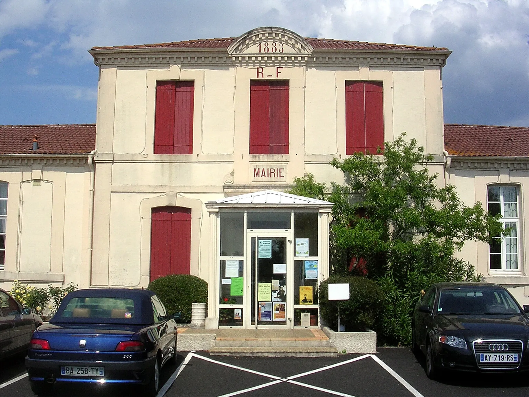 Mairie de Sainte-Eulalie-en-Born, dans le département français des Landes