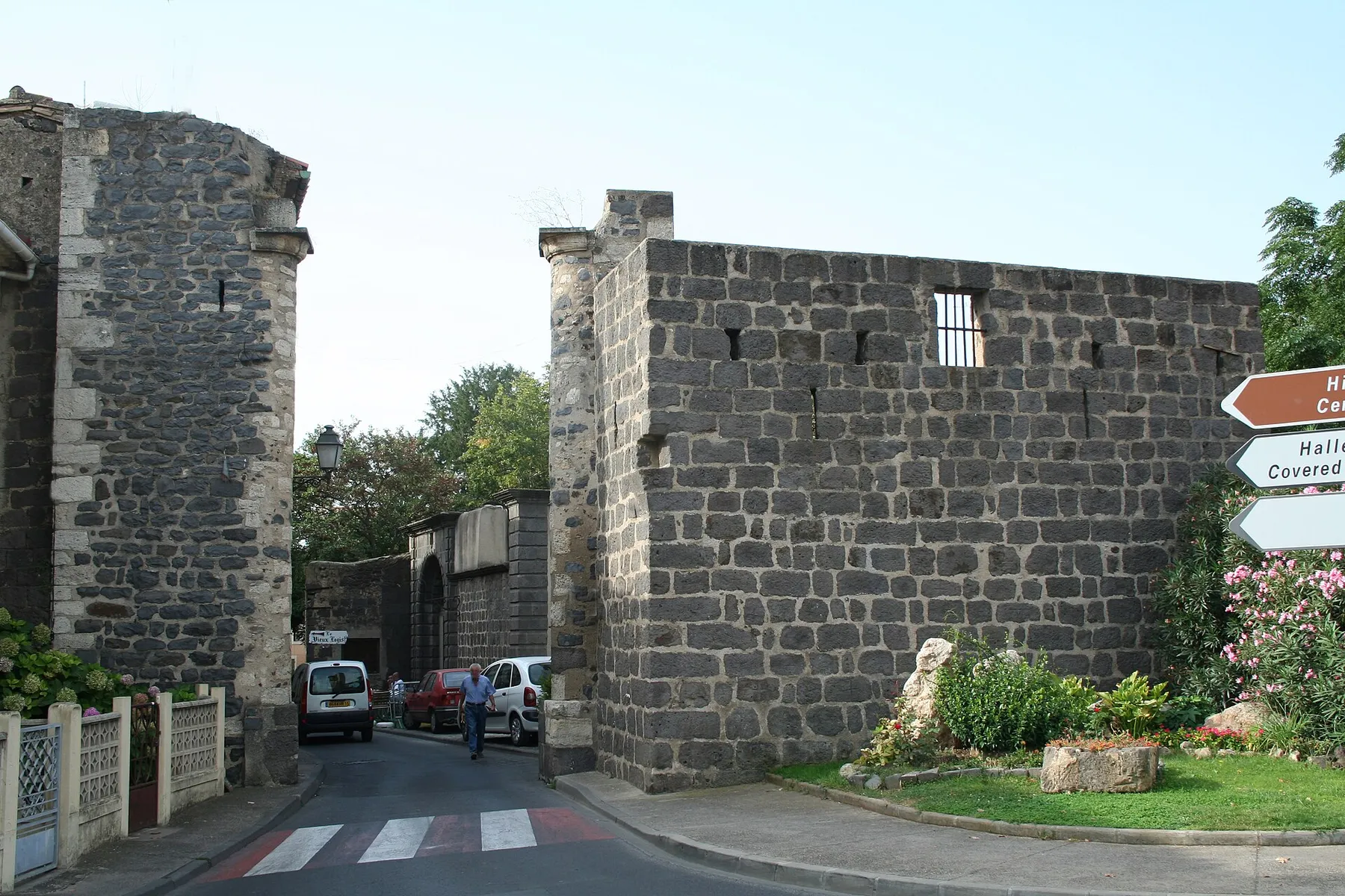 Vias (Hérault) - rempart.